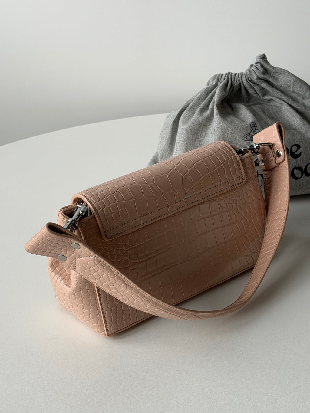 VW Hazel Medium Handbag - Light Pink