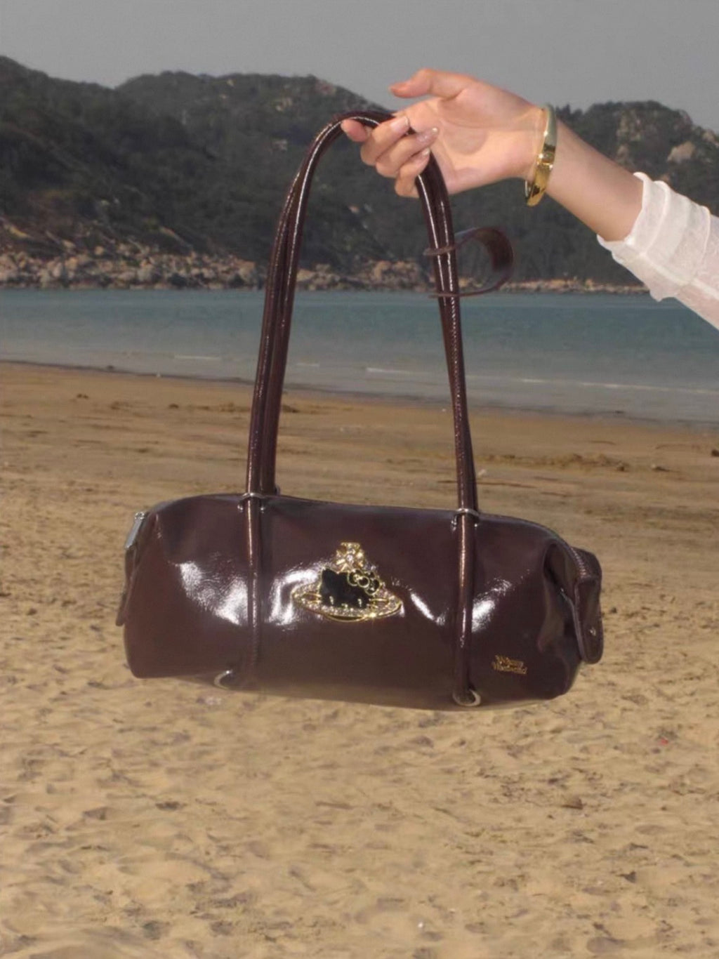 VW Shirley Small Holdall x Kitty