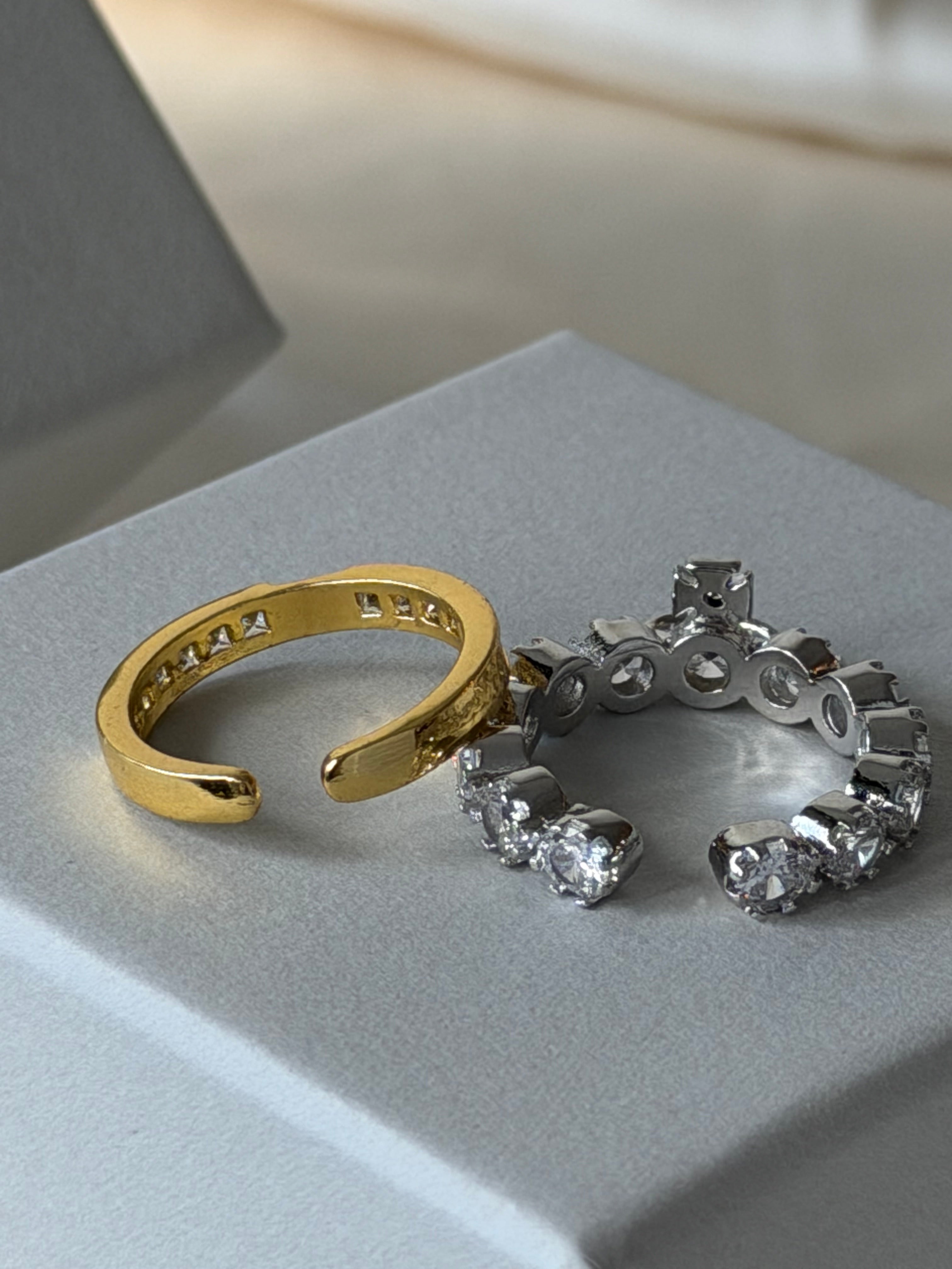 VW Crystal Orb Double Ring - Gold