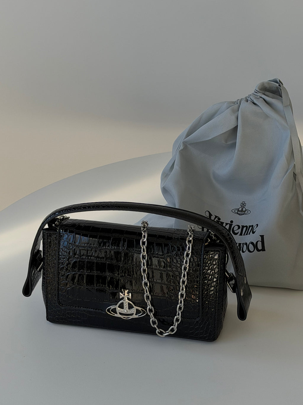 VW Hazel Medium Handbag - Black