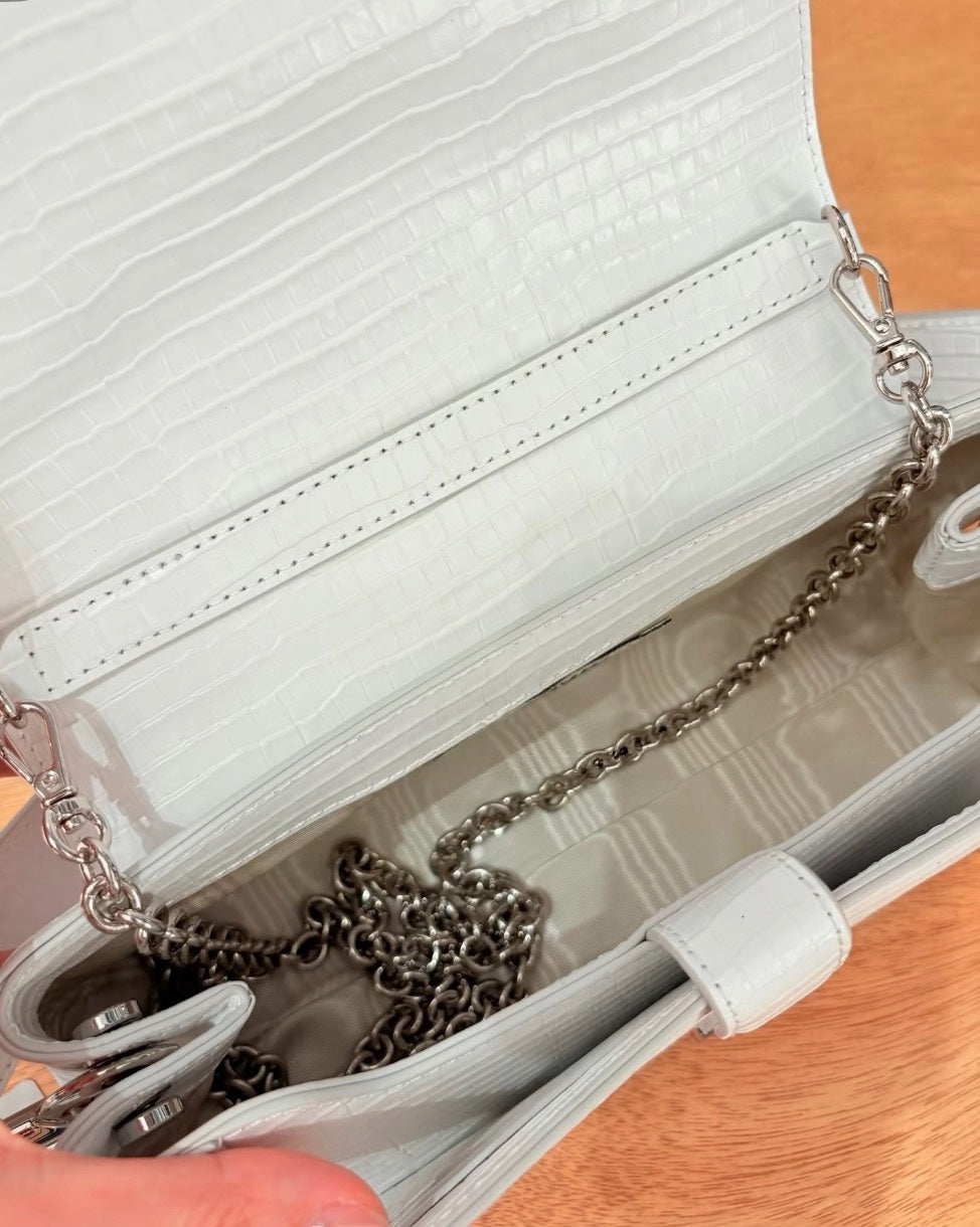 VW Hazel Medium Handbag - Cream