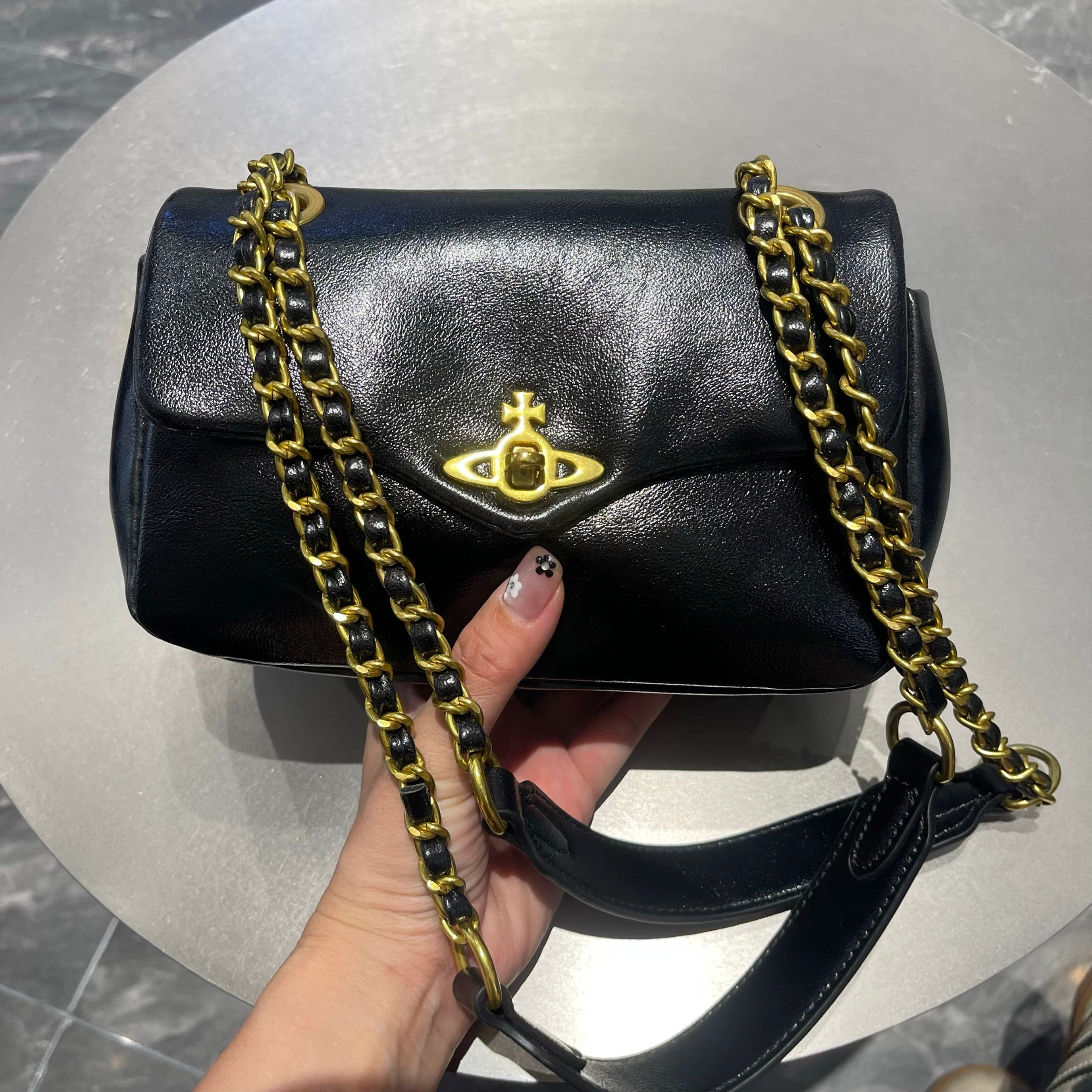 VW Anita Medium Bag - Black