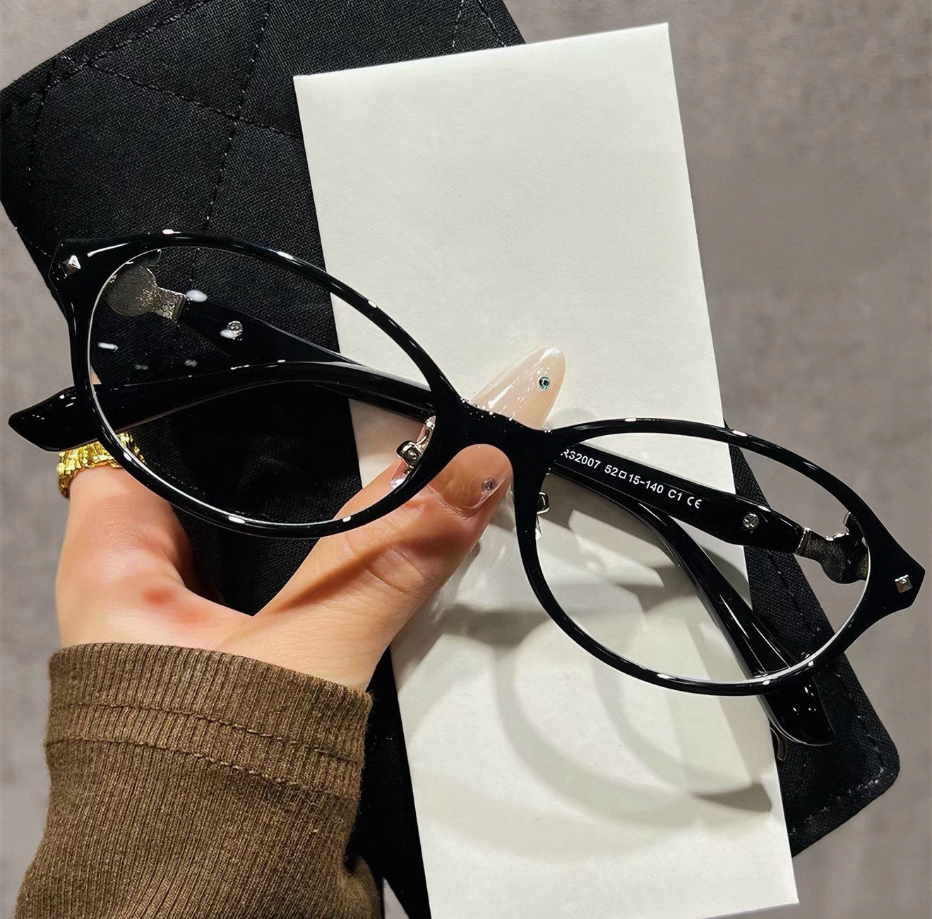 VW Vera Glasses - Black