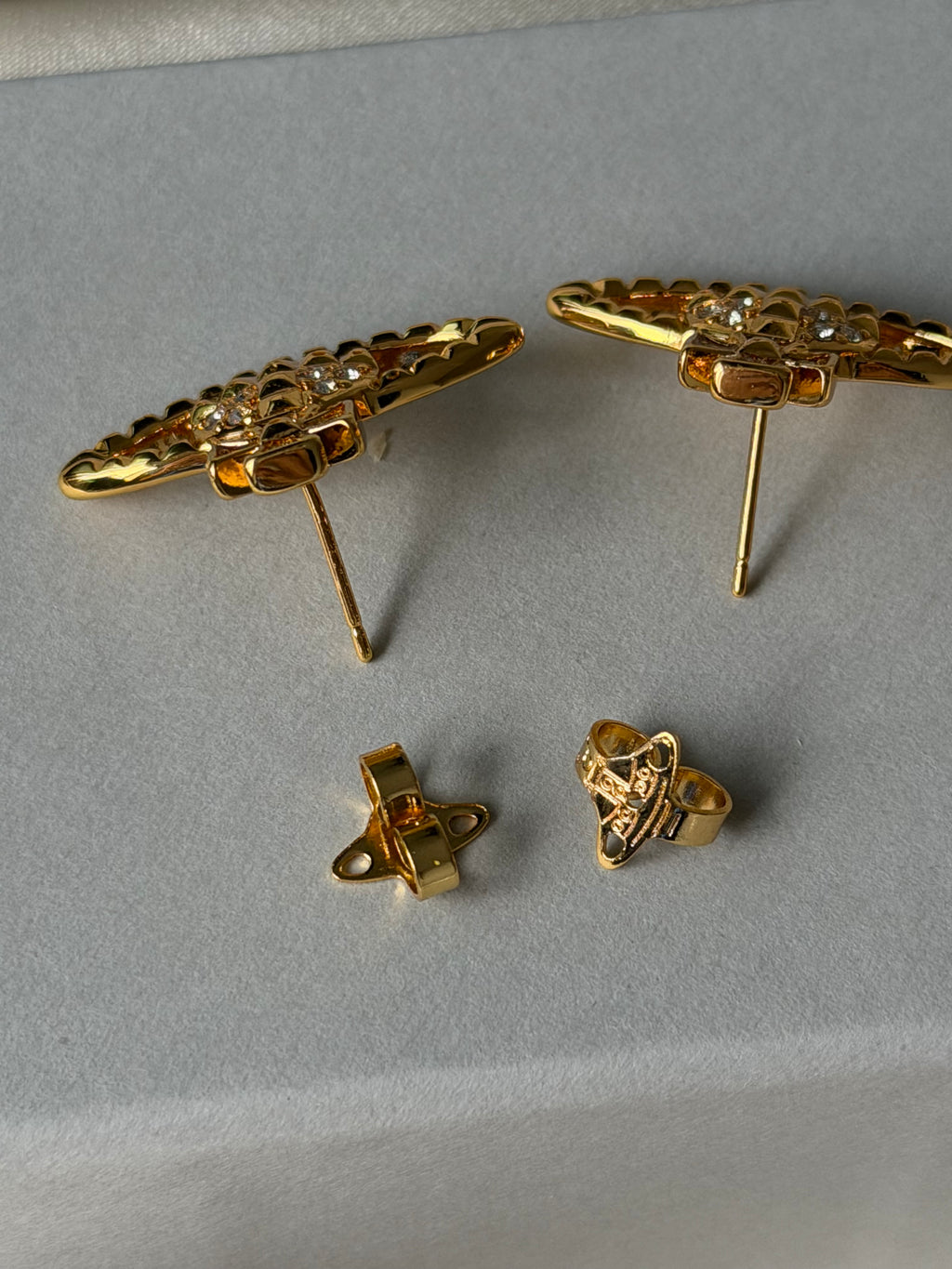 VW Mayfair Bas Relief Earrings - Gold