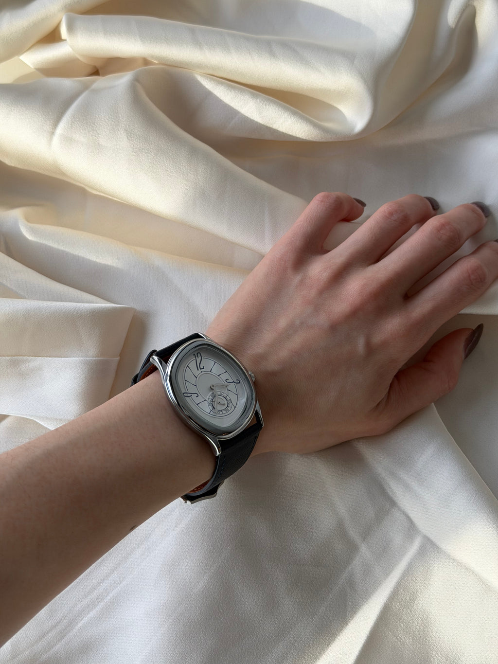 Vintage-Inspired Sculptural Watch