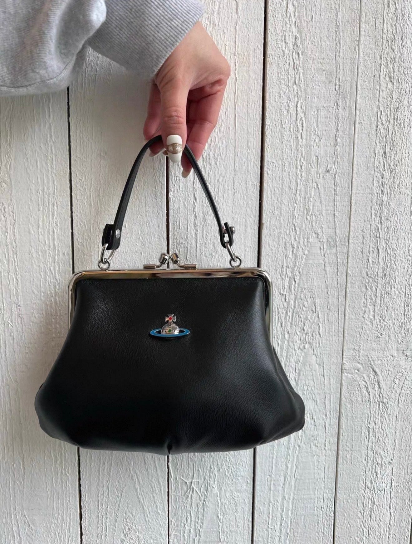 VW Granny Frame Purse - Black (Colourful Orb)