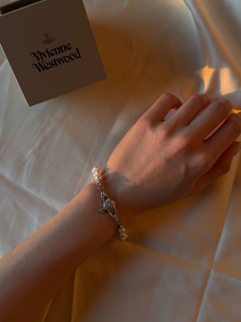 VW Mini Bas Relief Pearl Bracelet - Silver