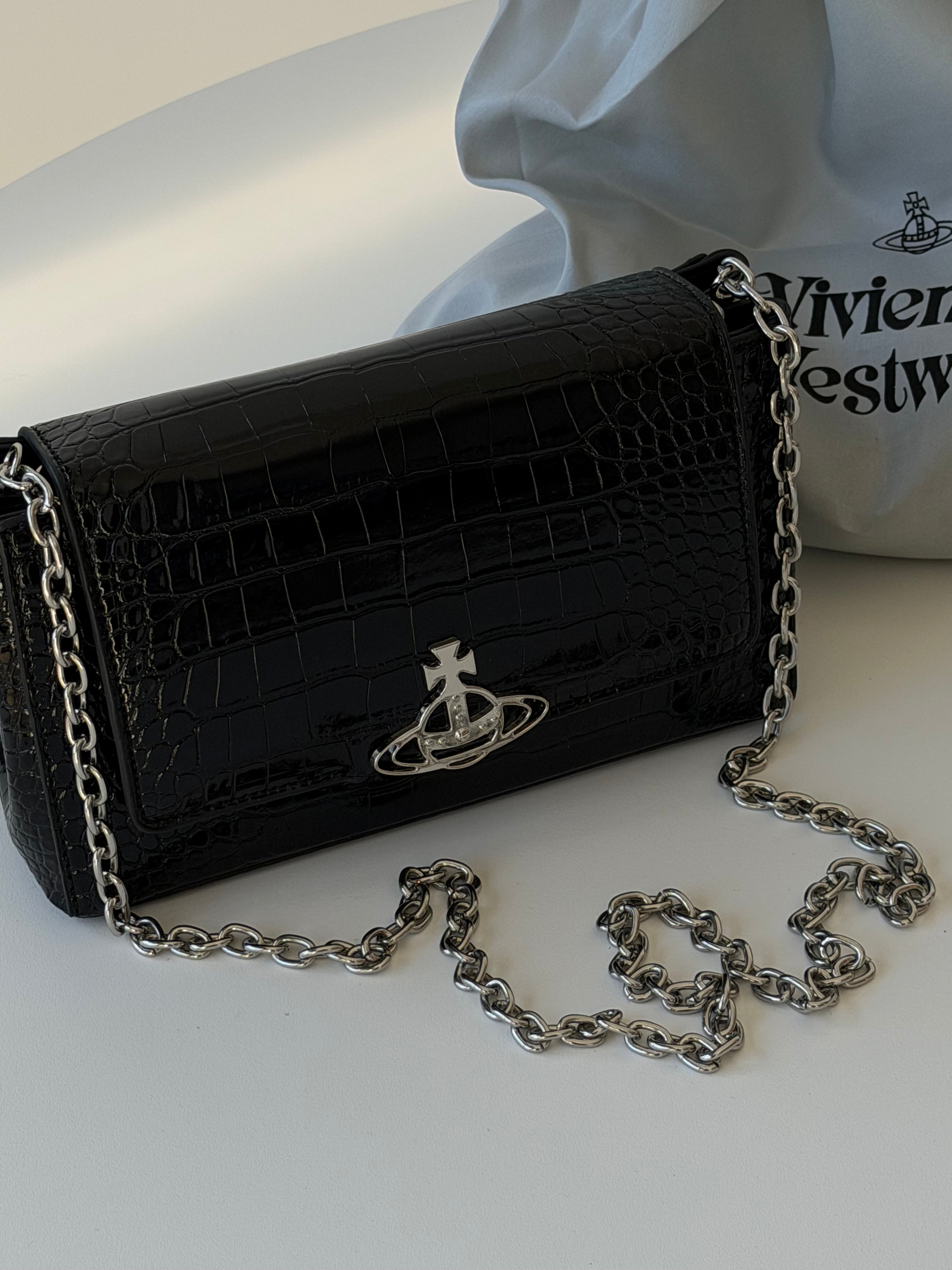 VW Hazel Medium Handbag - Black