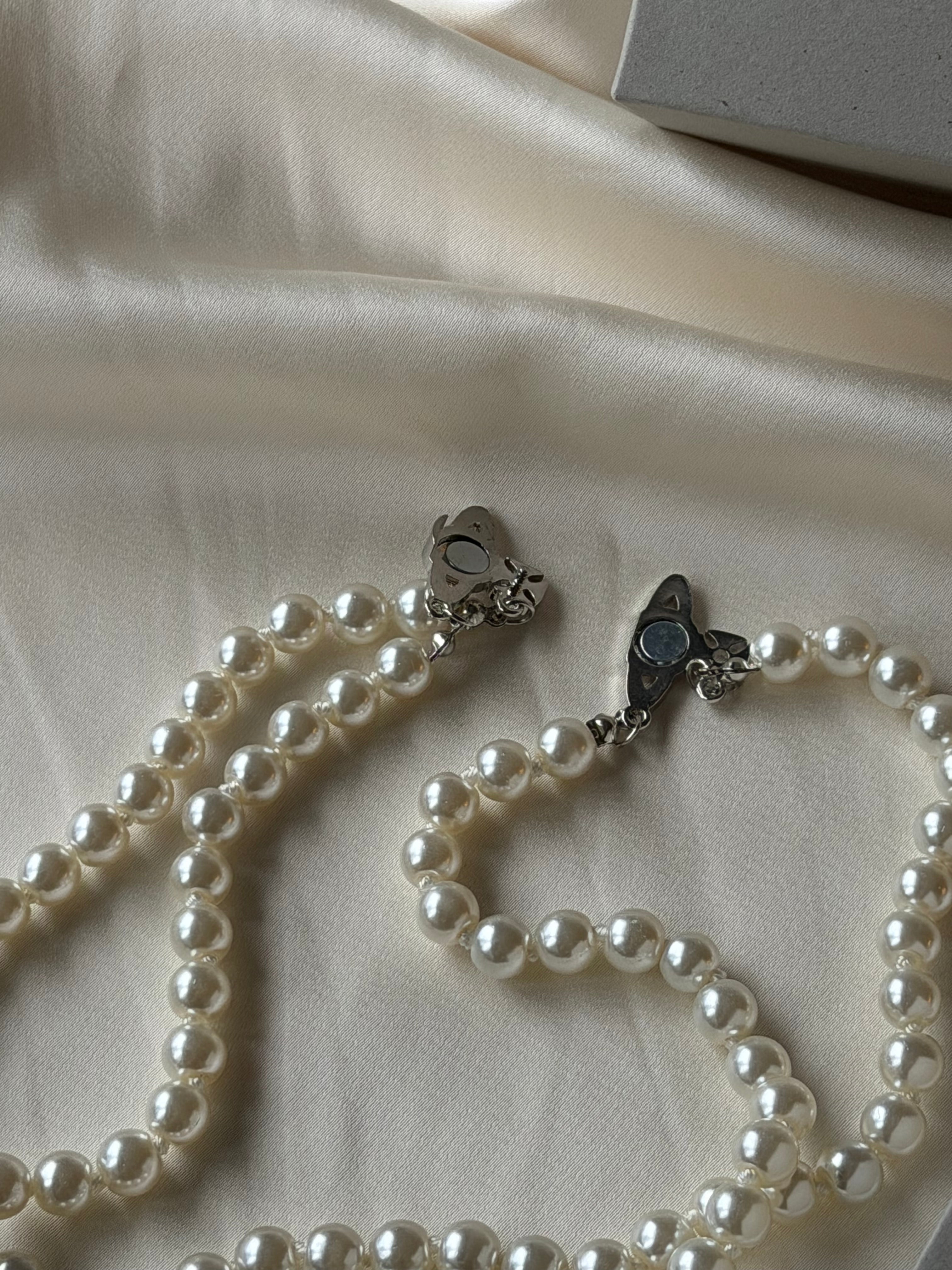 VW Two Row Pearl Bas Relief Choker - Silver
