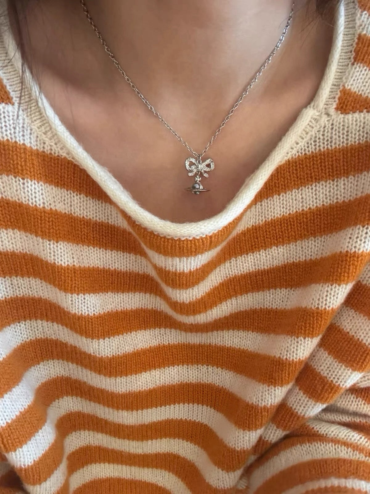 VW Ribbon Orb Pendant Necklace - Blue