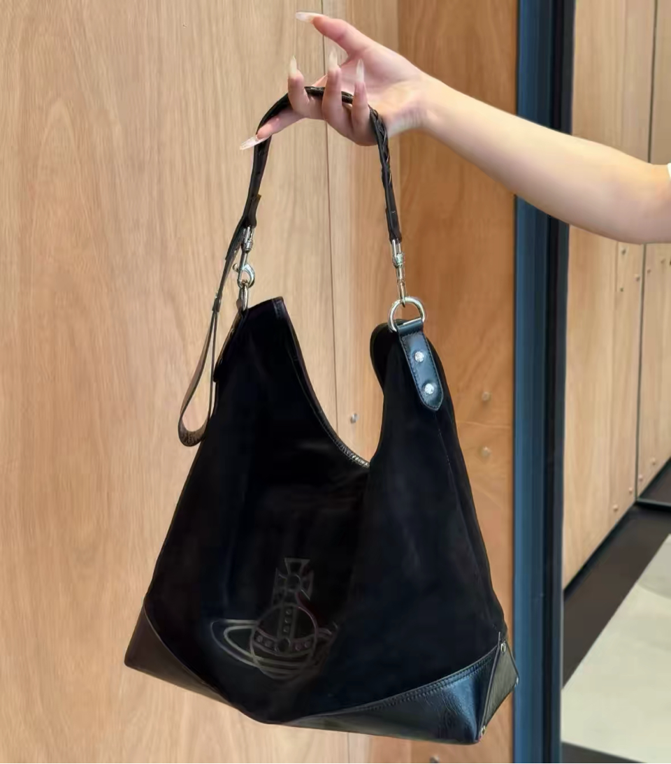 VW Maxime Large Shoulder Bag - Black