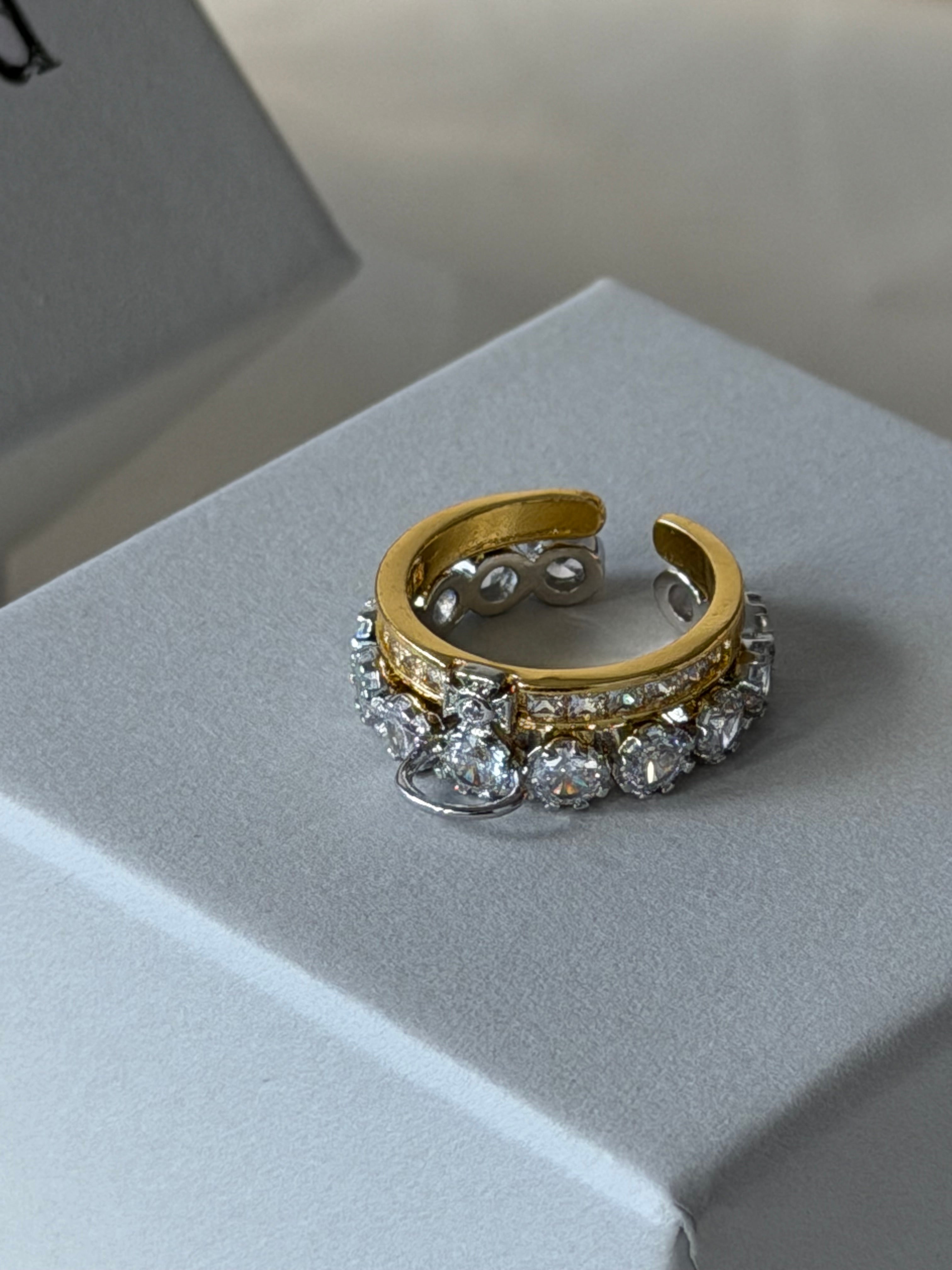 VW Crystal Orb Double Ring - Gold