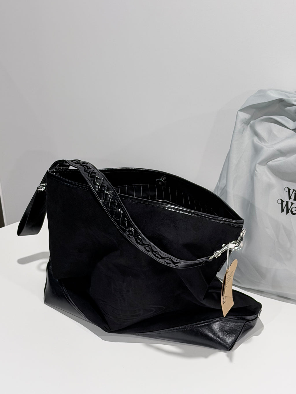 VW Maxime Large Shoulder Bag - Black