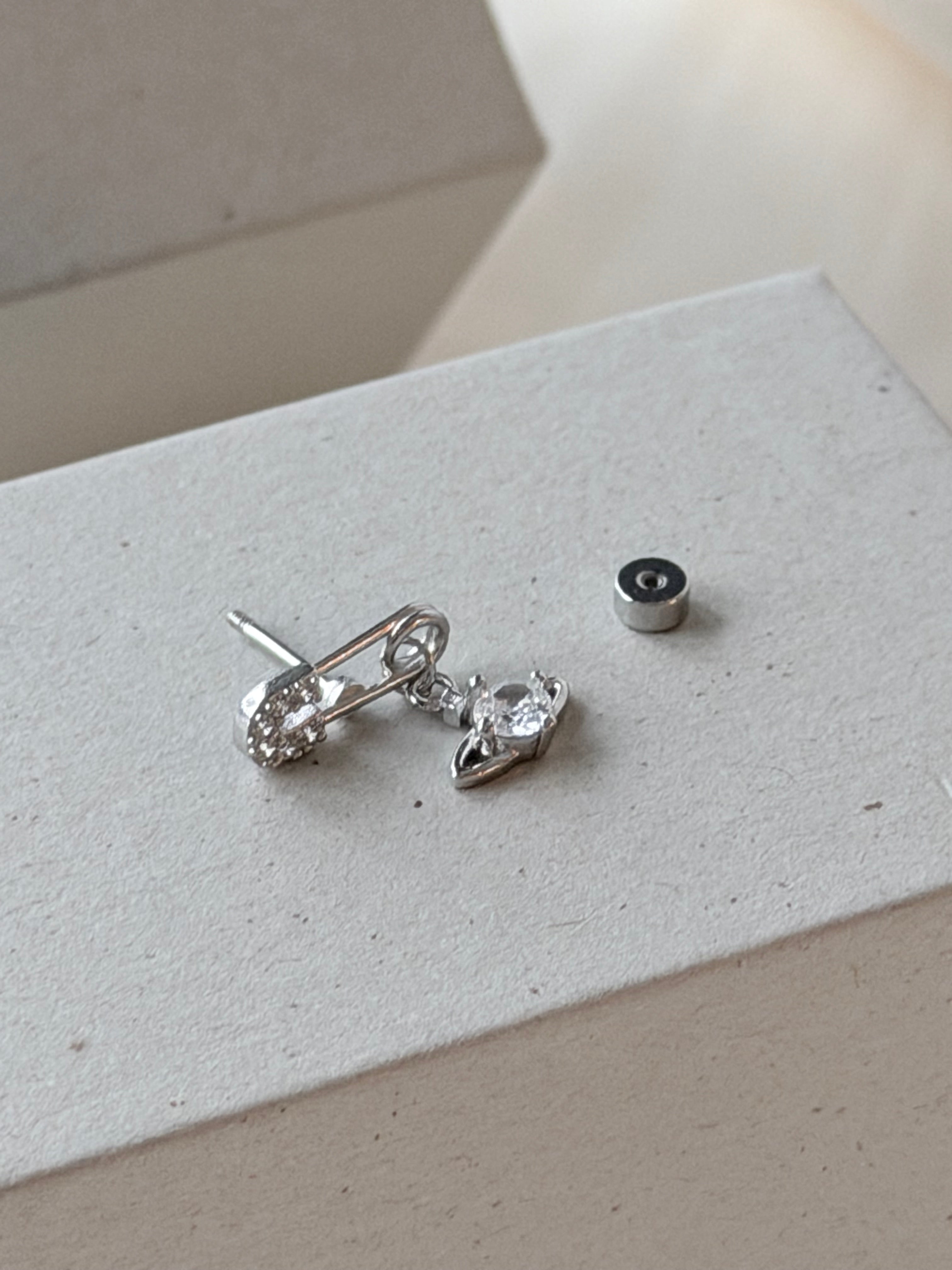 VW Mini Lucrece Earring - Silver