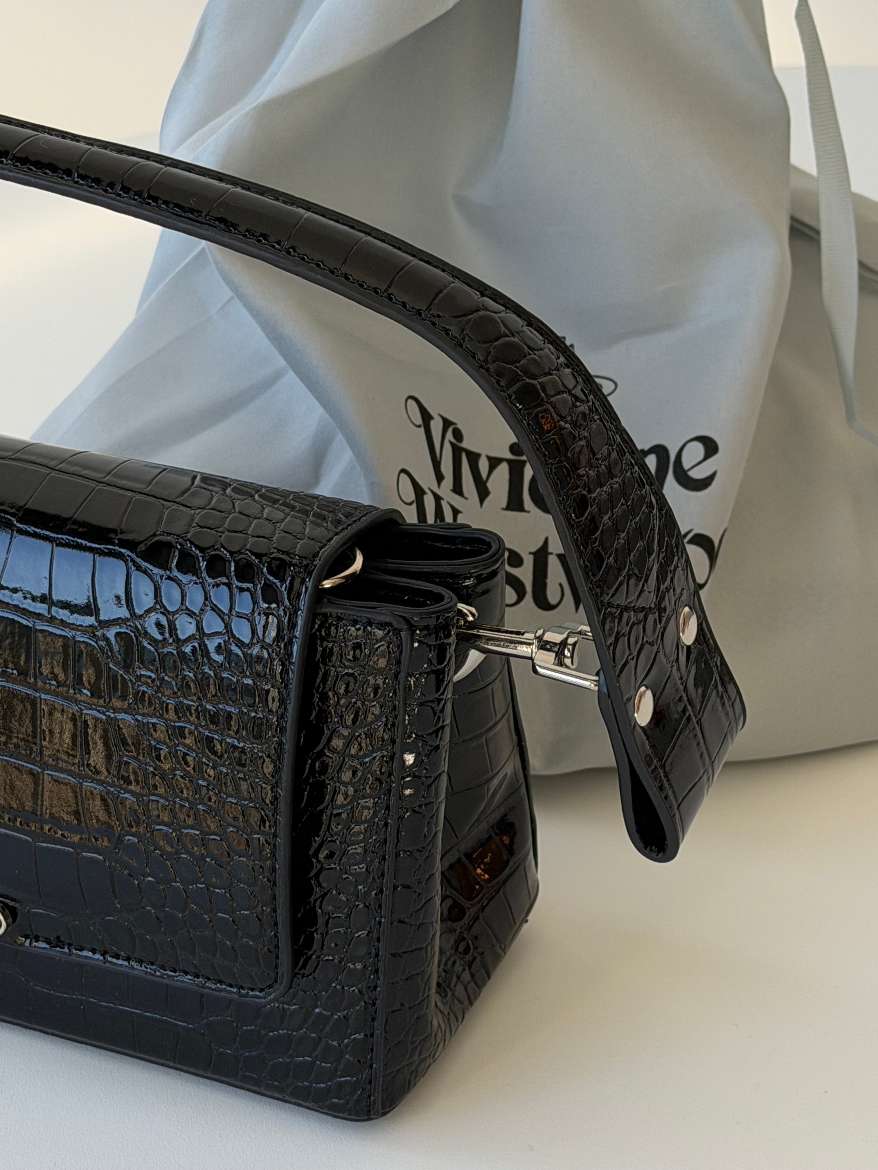 VW Hazel Medium Handbag - Black
