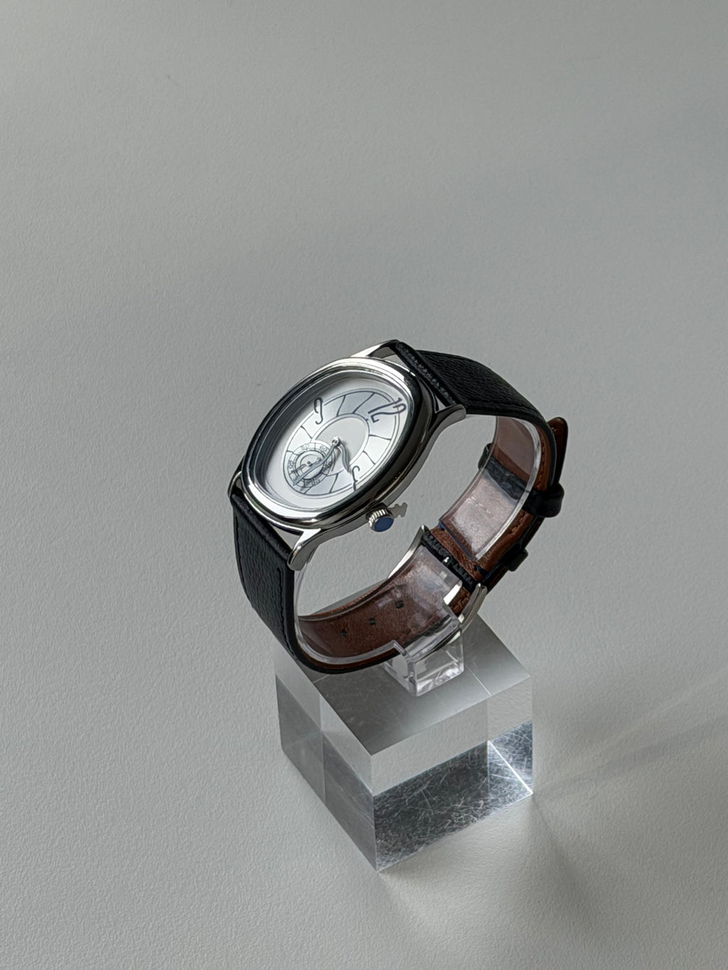Vintage-Inspired Sculptural Watch