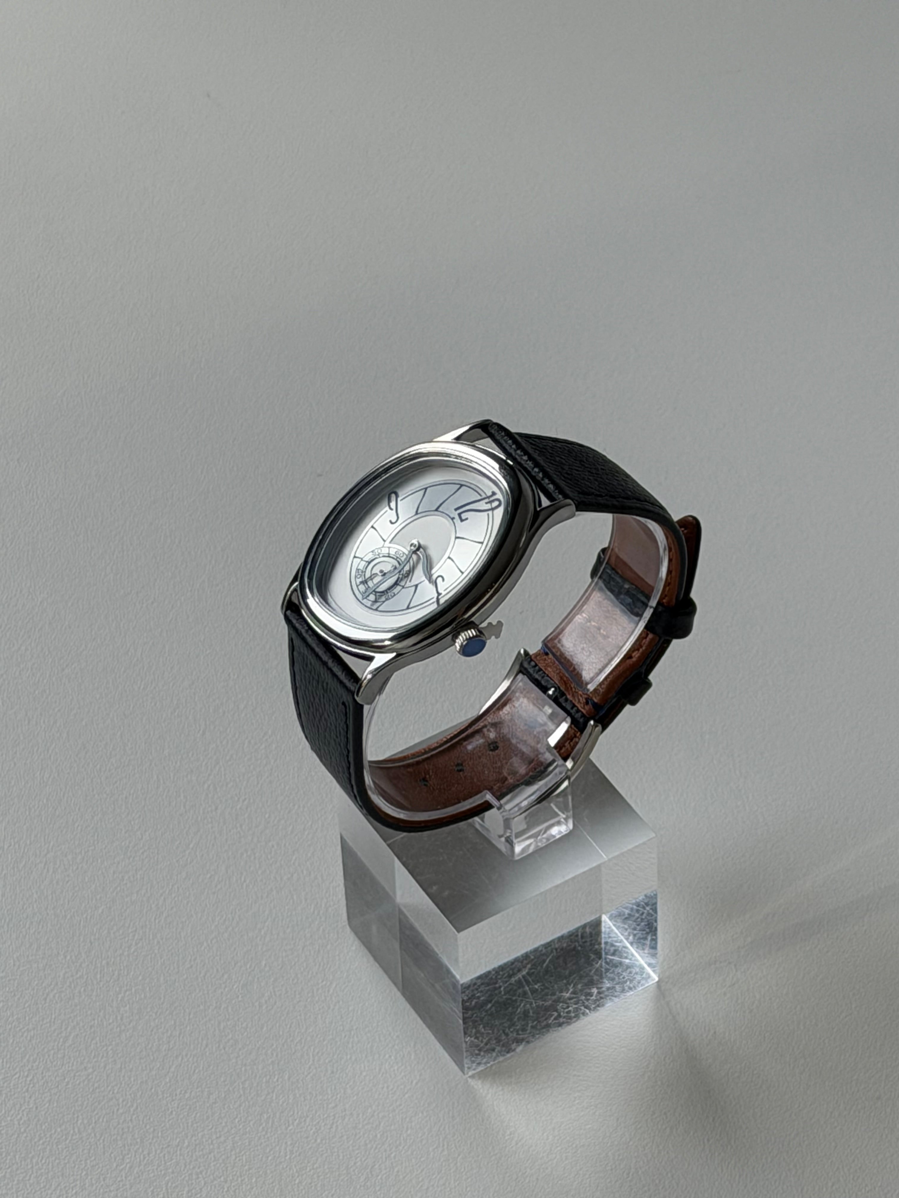 Vintage-Inspired Sculptural Watch