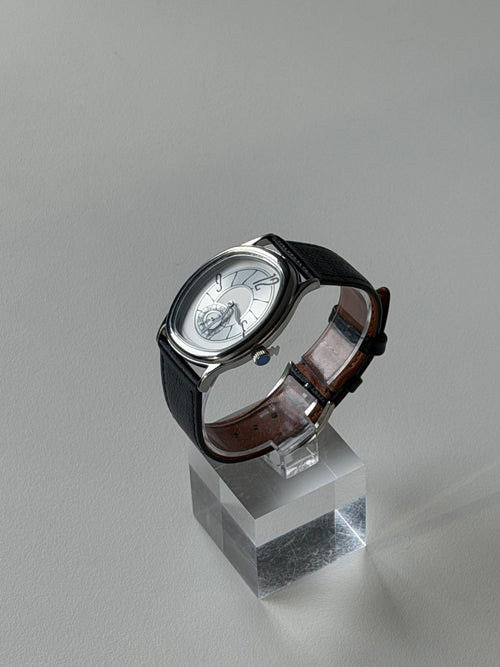 Vintage-Inspired Sculptural Watch