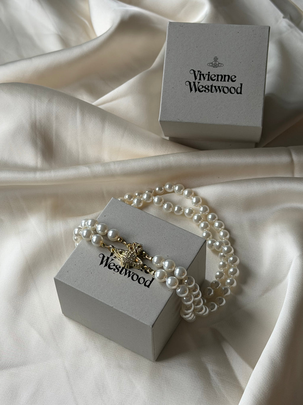 VW Two Row Pearl Bas Relief Choker - Gold