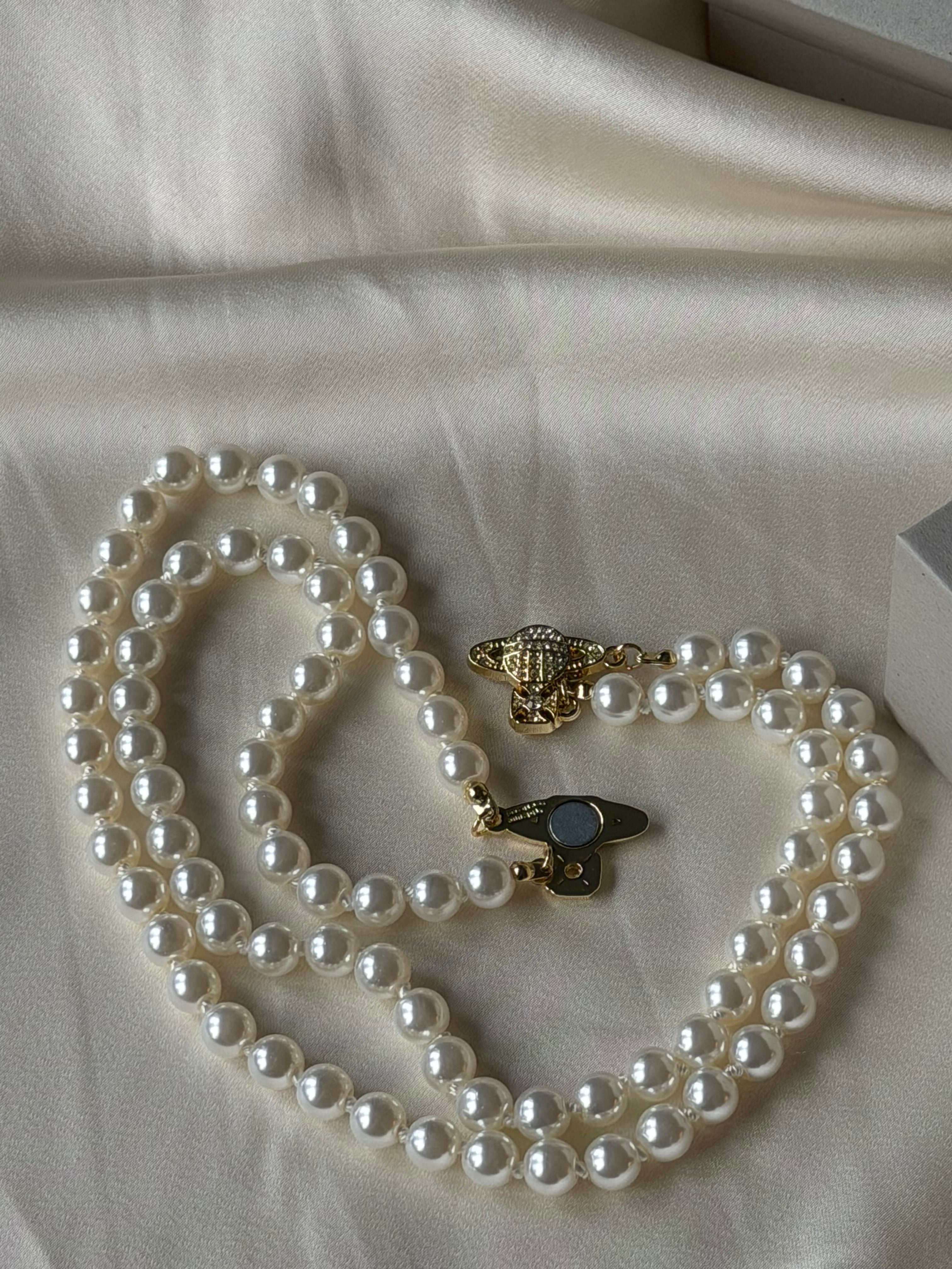 VW Two Row Pearl Bas Relief Choker - Gold