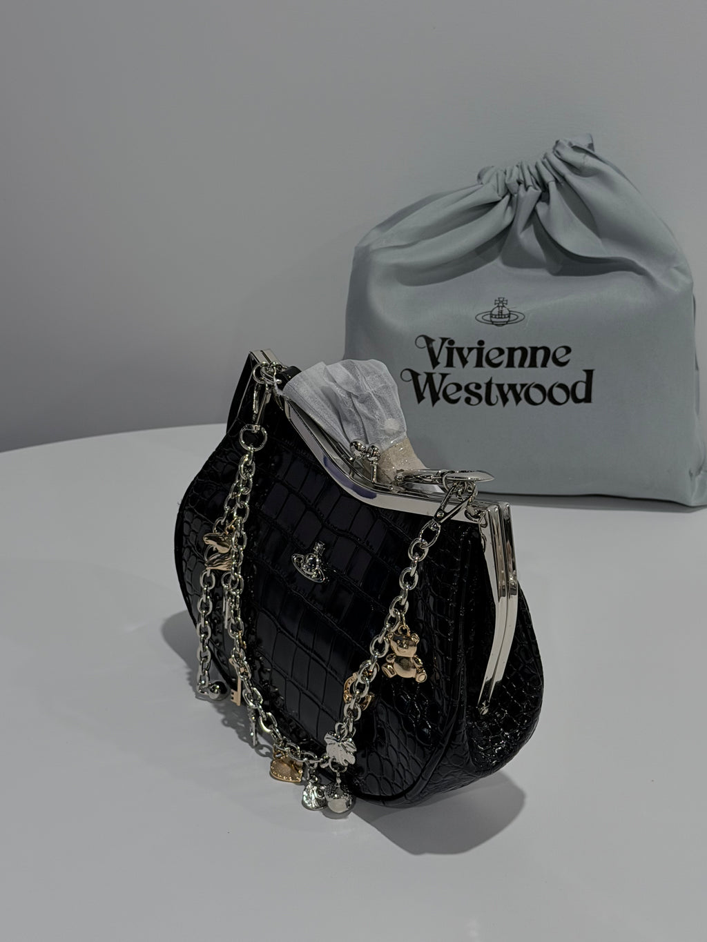 VW Charm Frame Purse - Glossy Black