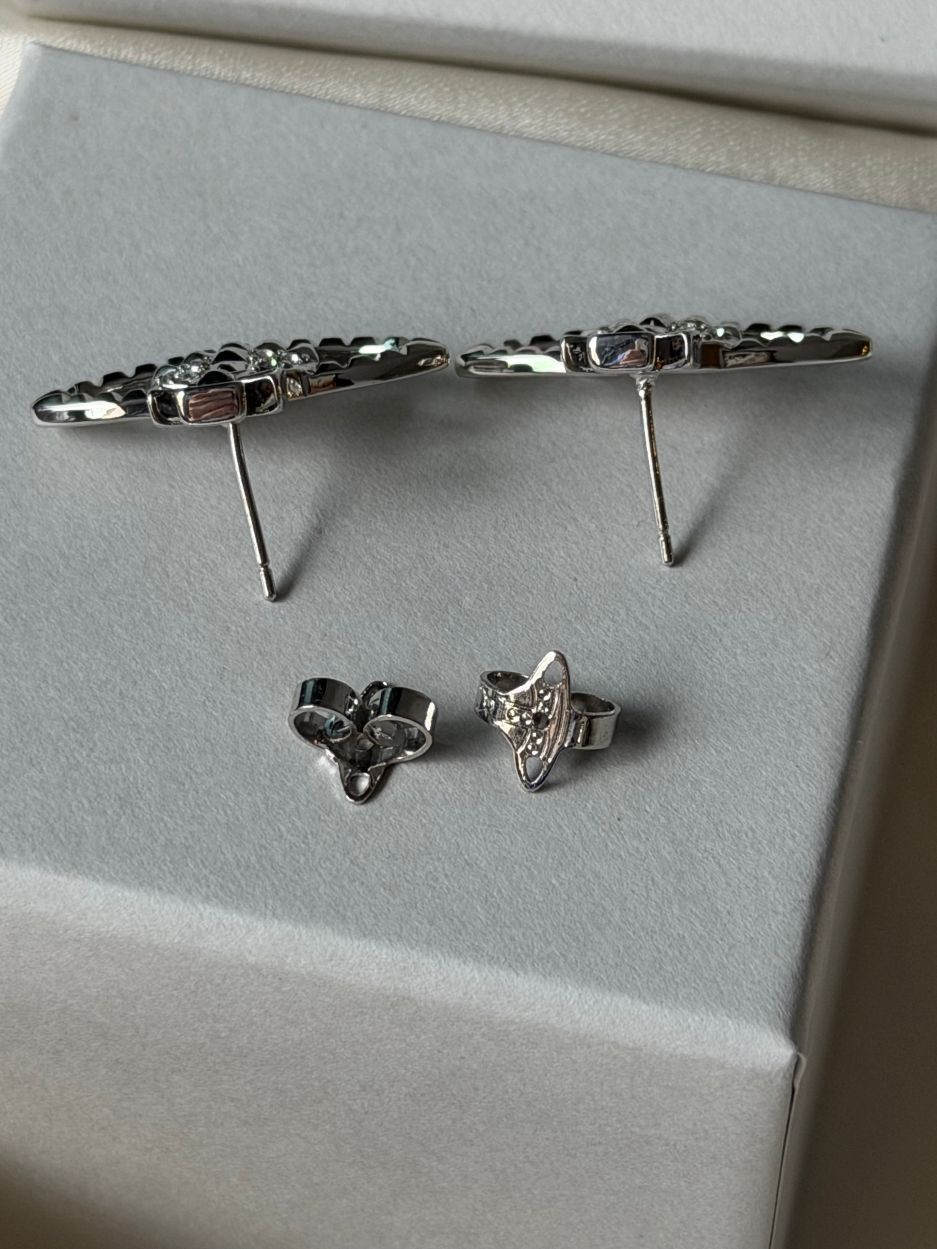 VW Mayfair Bas Relief Earrings - Silver