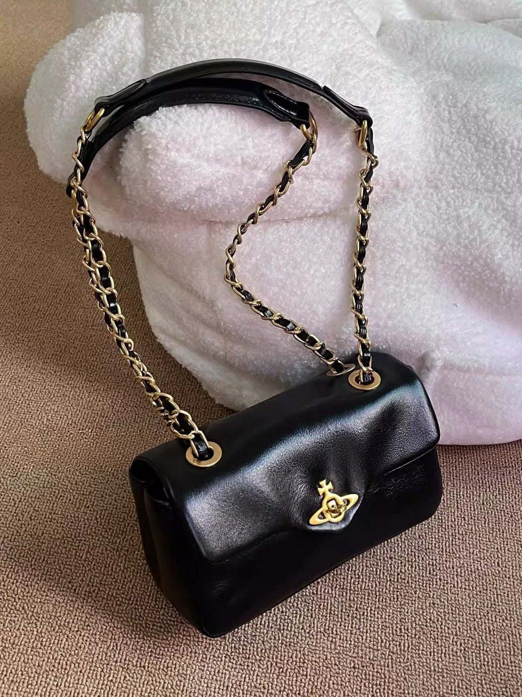 VW Anita Medium Bag - Black