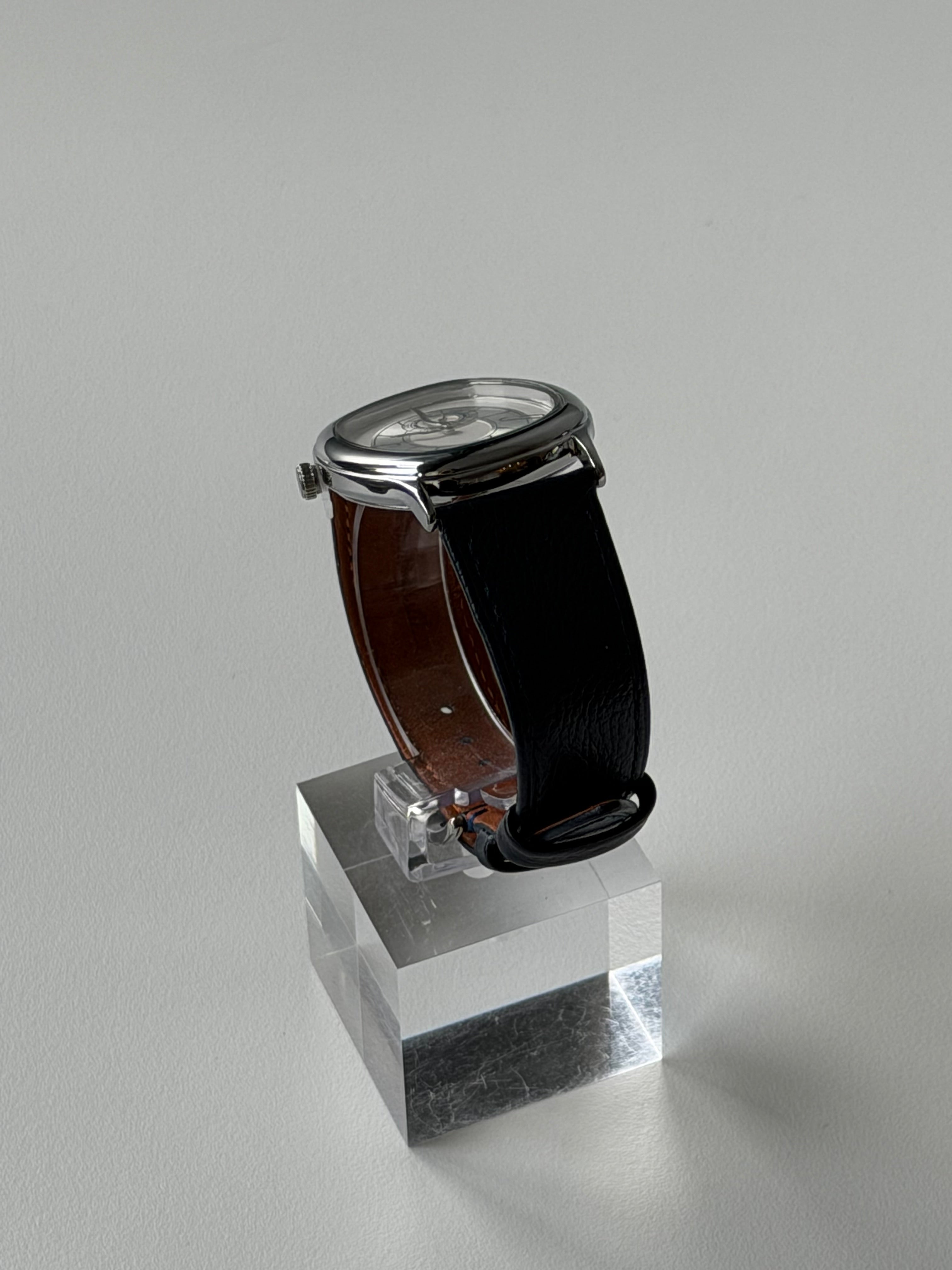 Vintage-Inspired Sculptural Watch