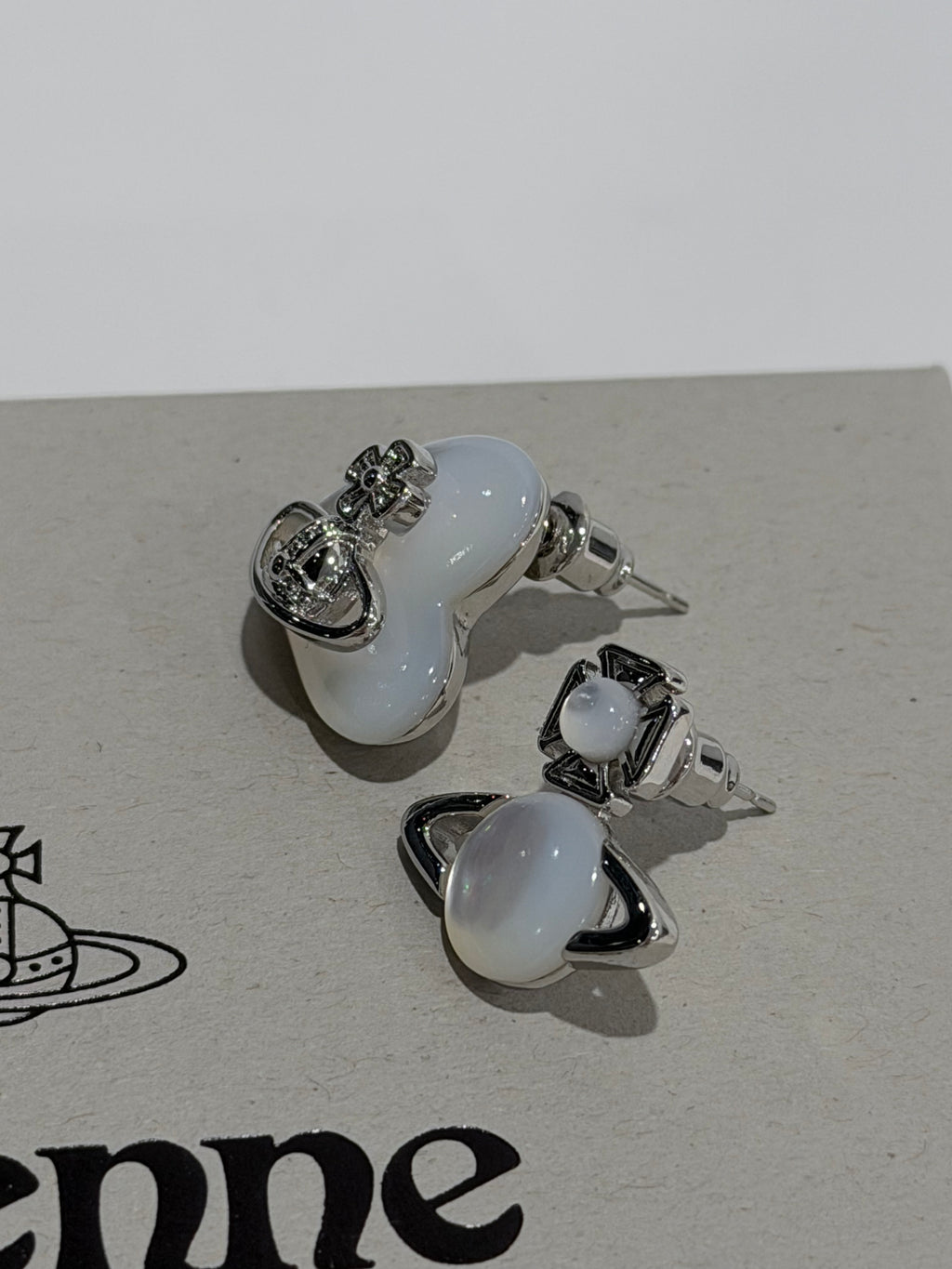 Boucles d'oreilles Duo Cœur et Orbe VW - Blanc