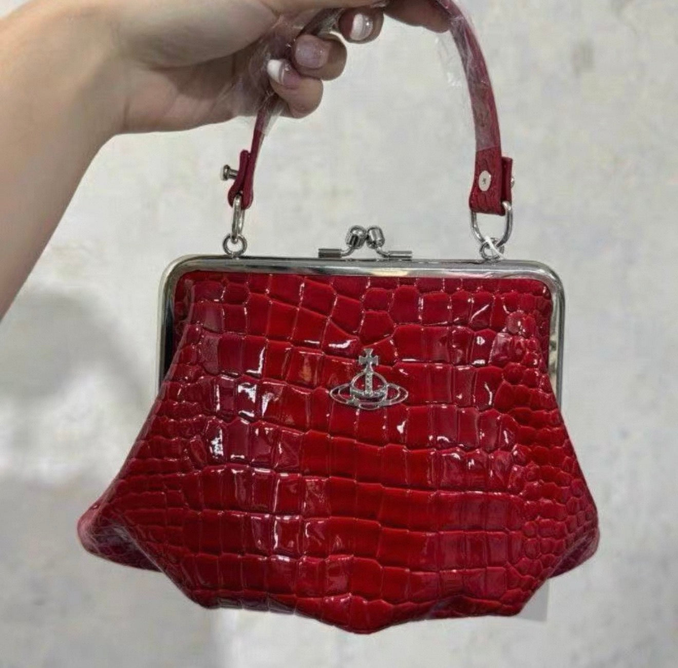 VW Granny Frame Purse - Glossy Red