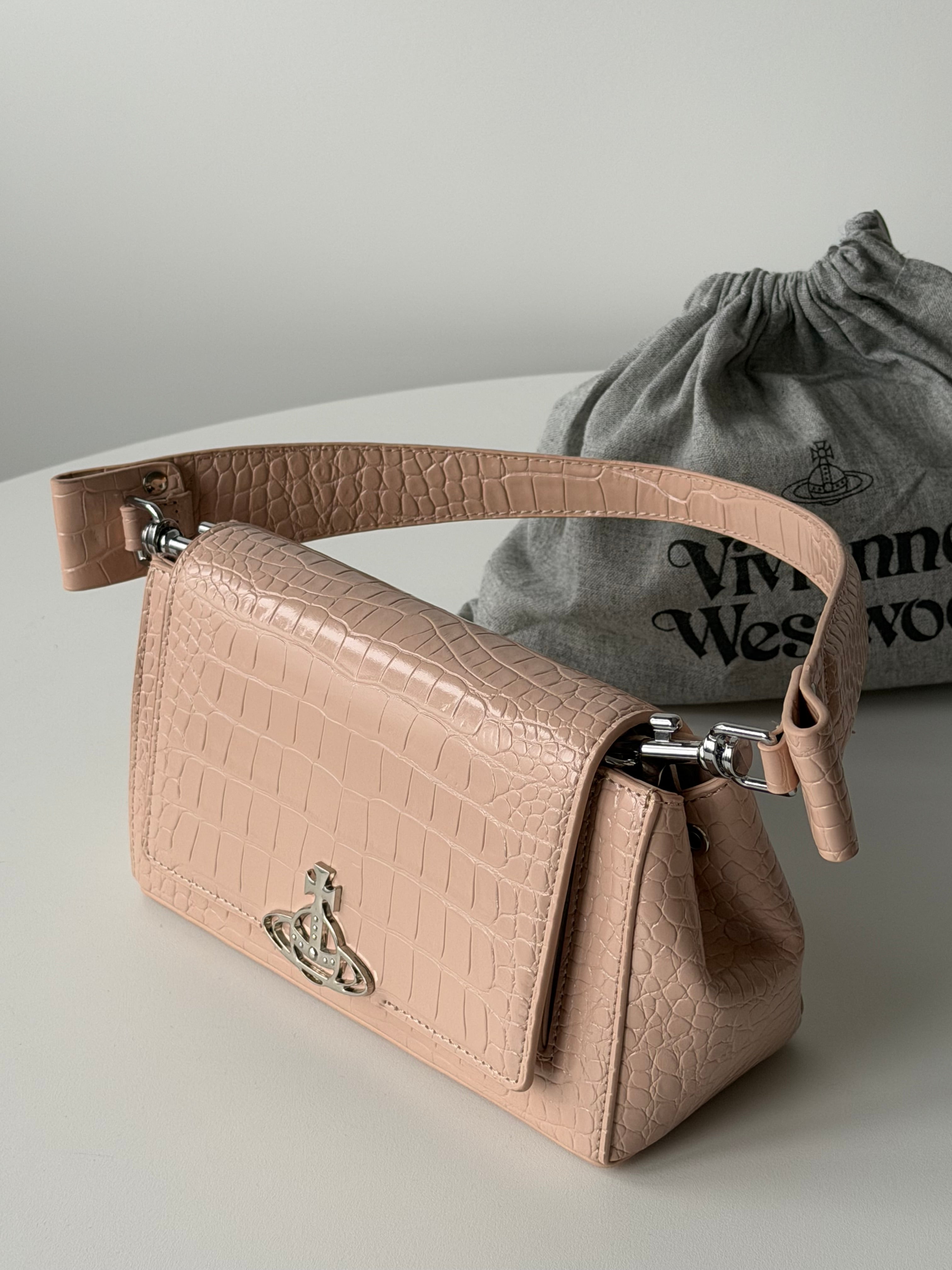 VW Hazel Medium Handbag - Light Pink