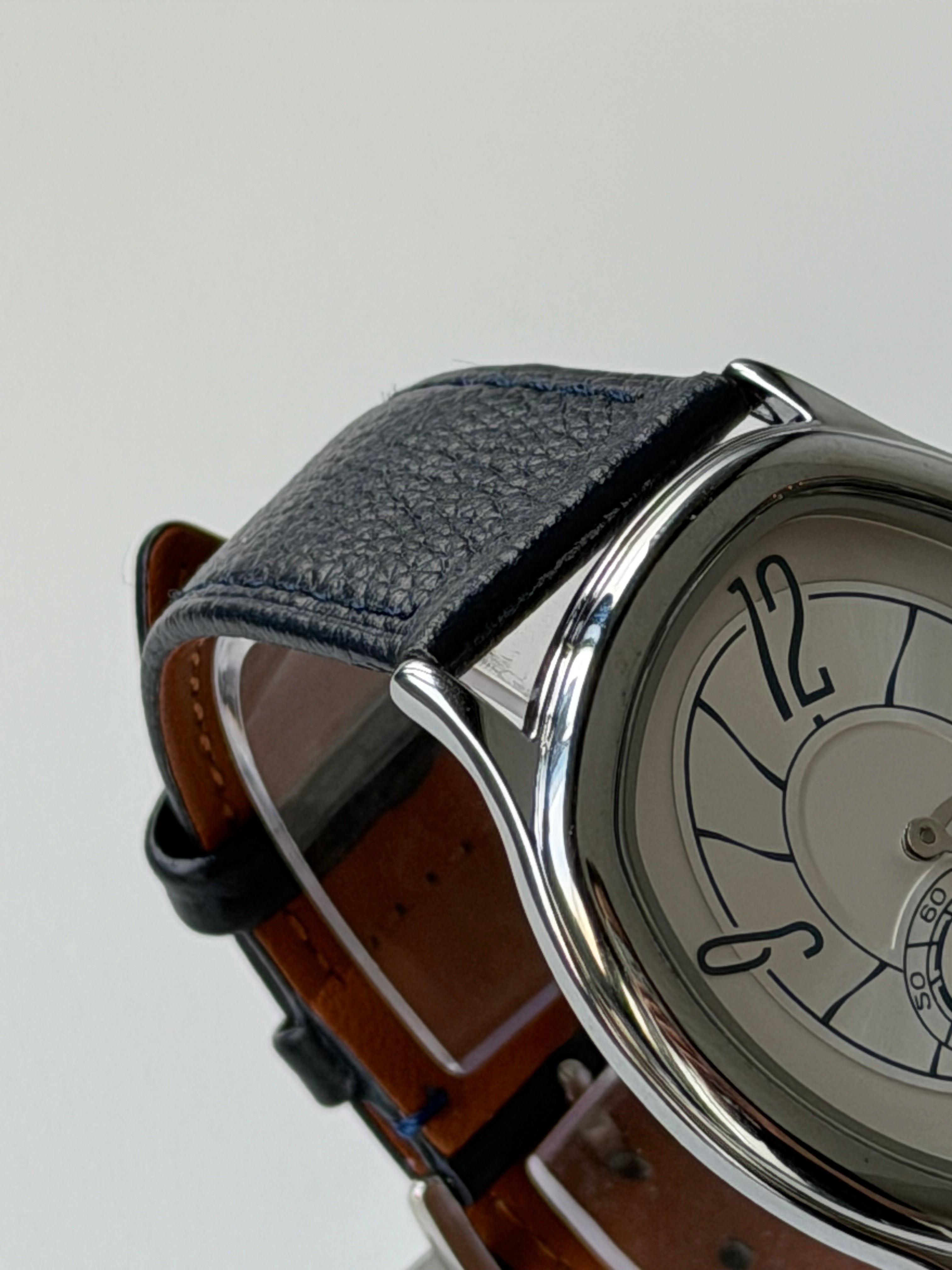 Vintage-Inspired Sculptural Watch