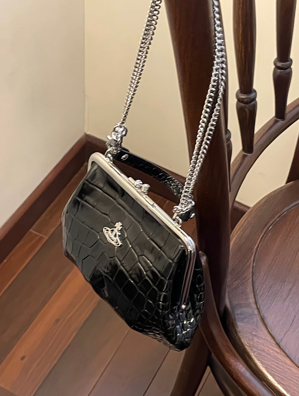 VW Granny Frame Purse - Glossy Black