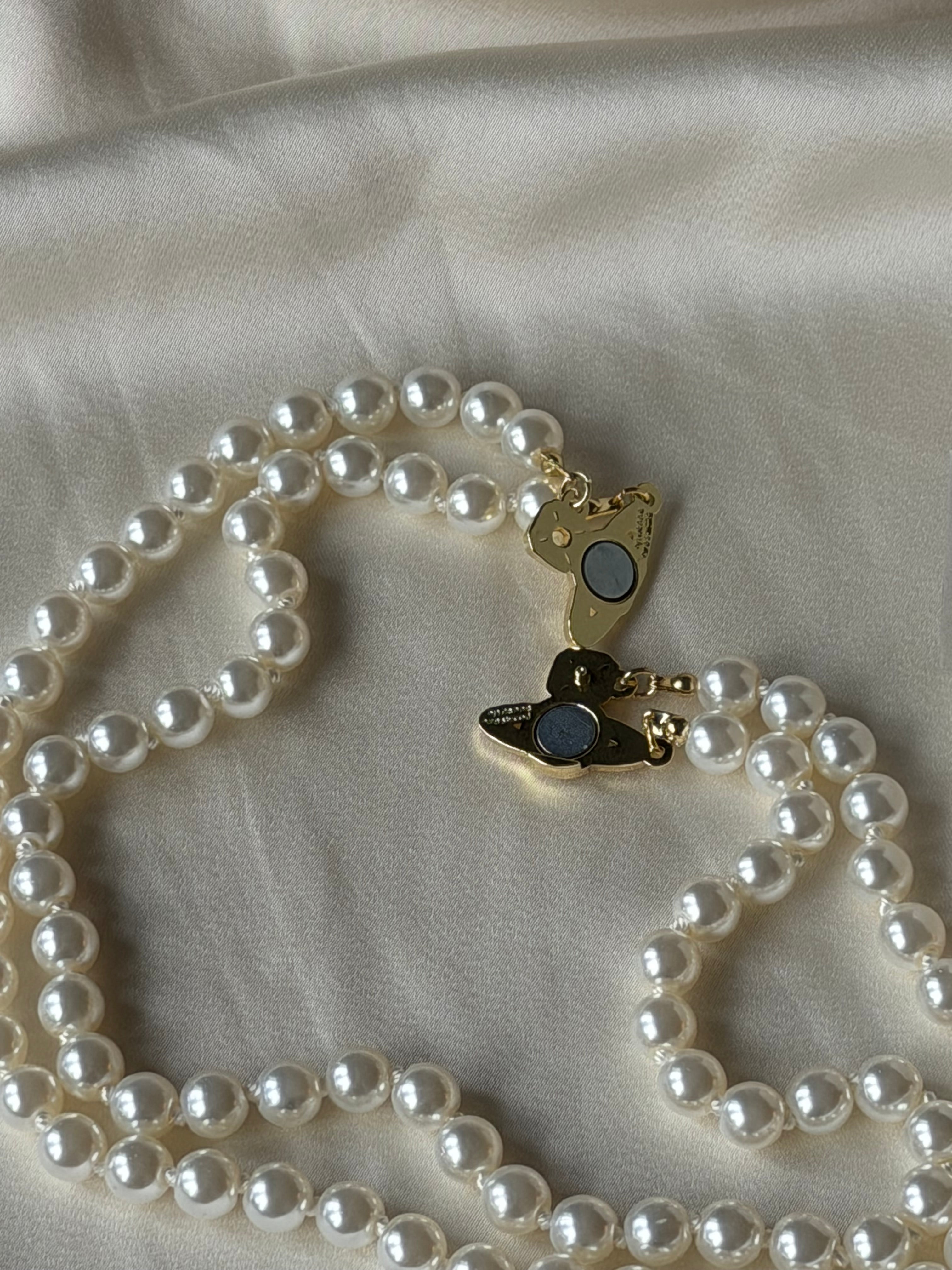 VW Two Row Pearl Bas Relief Choker - Gold