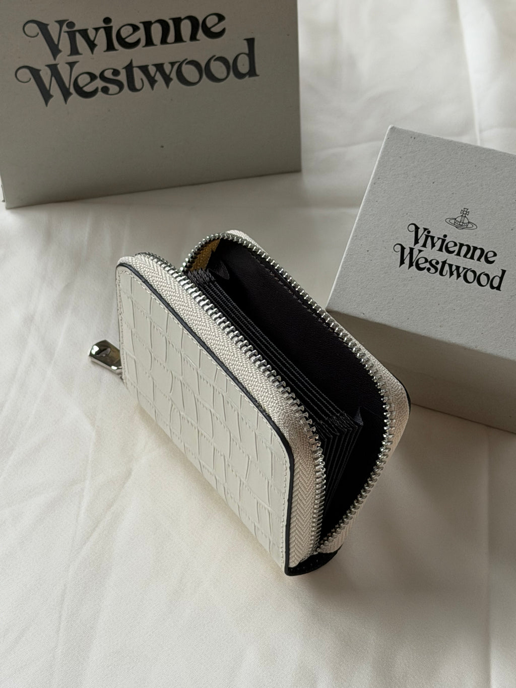 VW Accordion Zip Card Holder - White