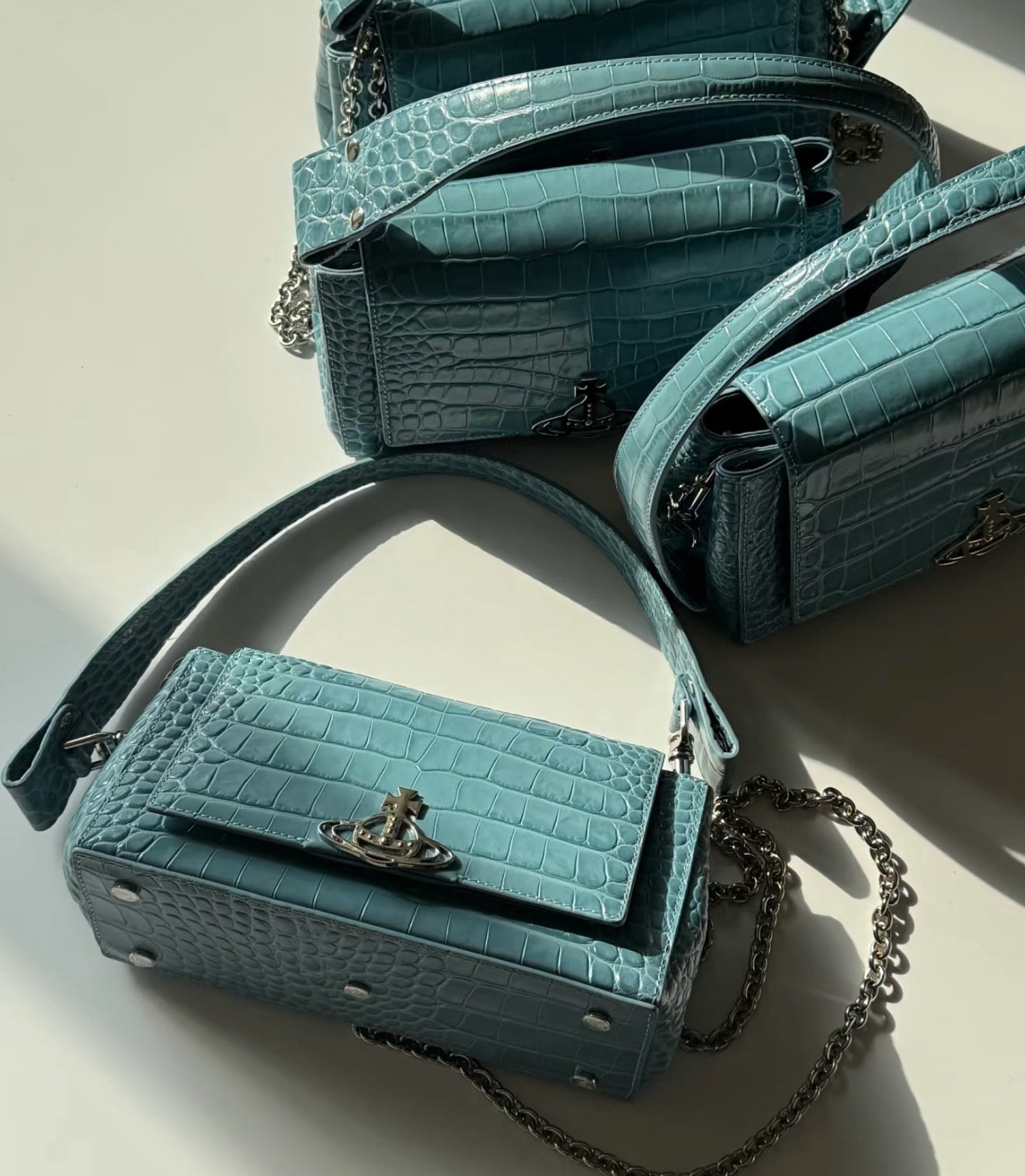 VW Hazel Medium Handbag - Blue