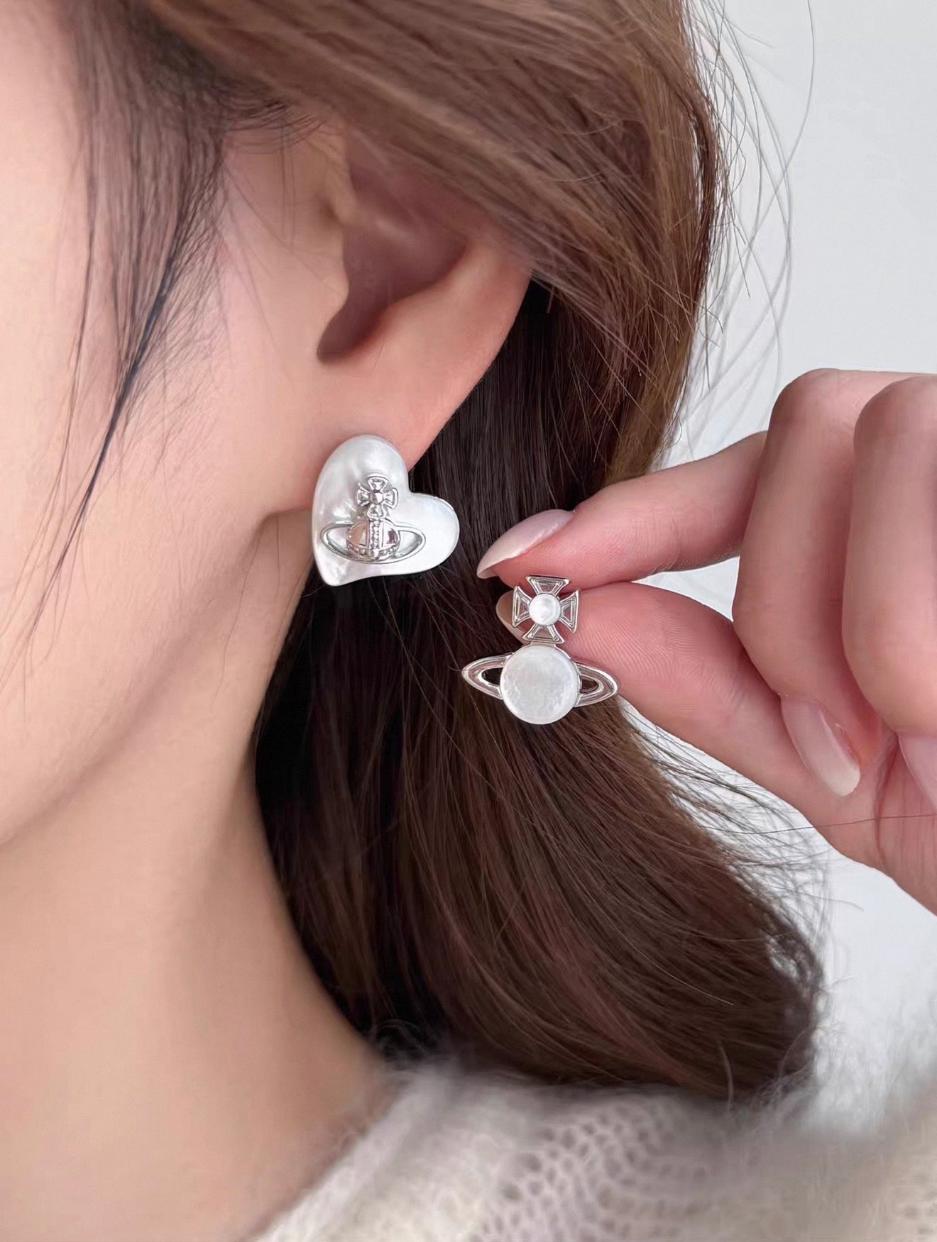 VW Heart & Orb Duo Earrings - White
