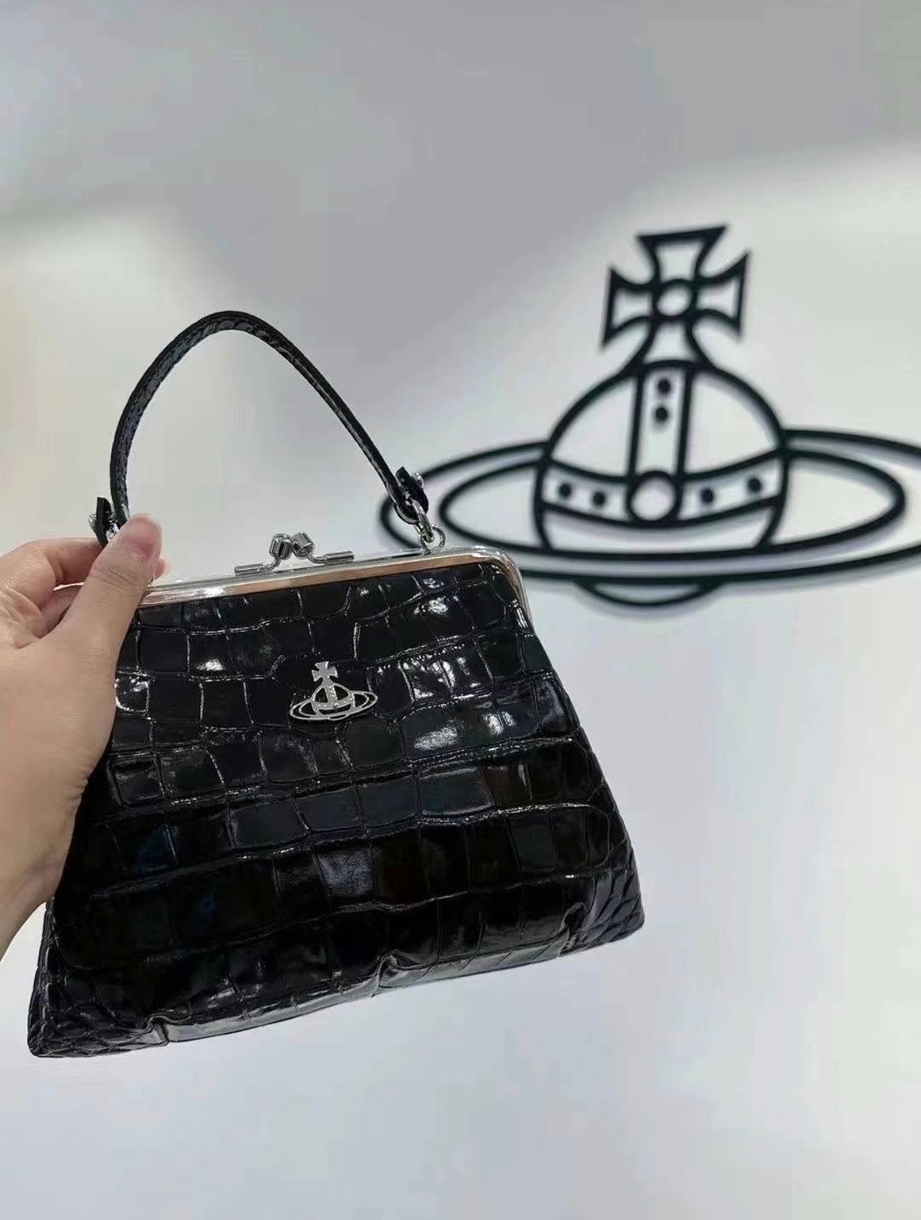 VW Granny Frame Purse - Glossy Black