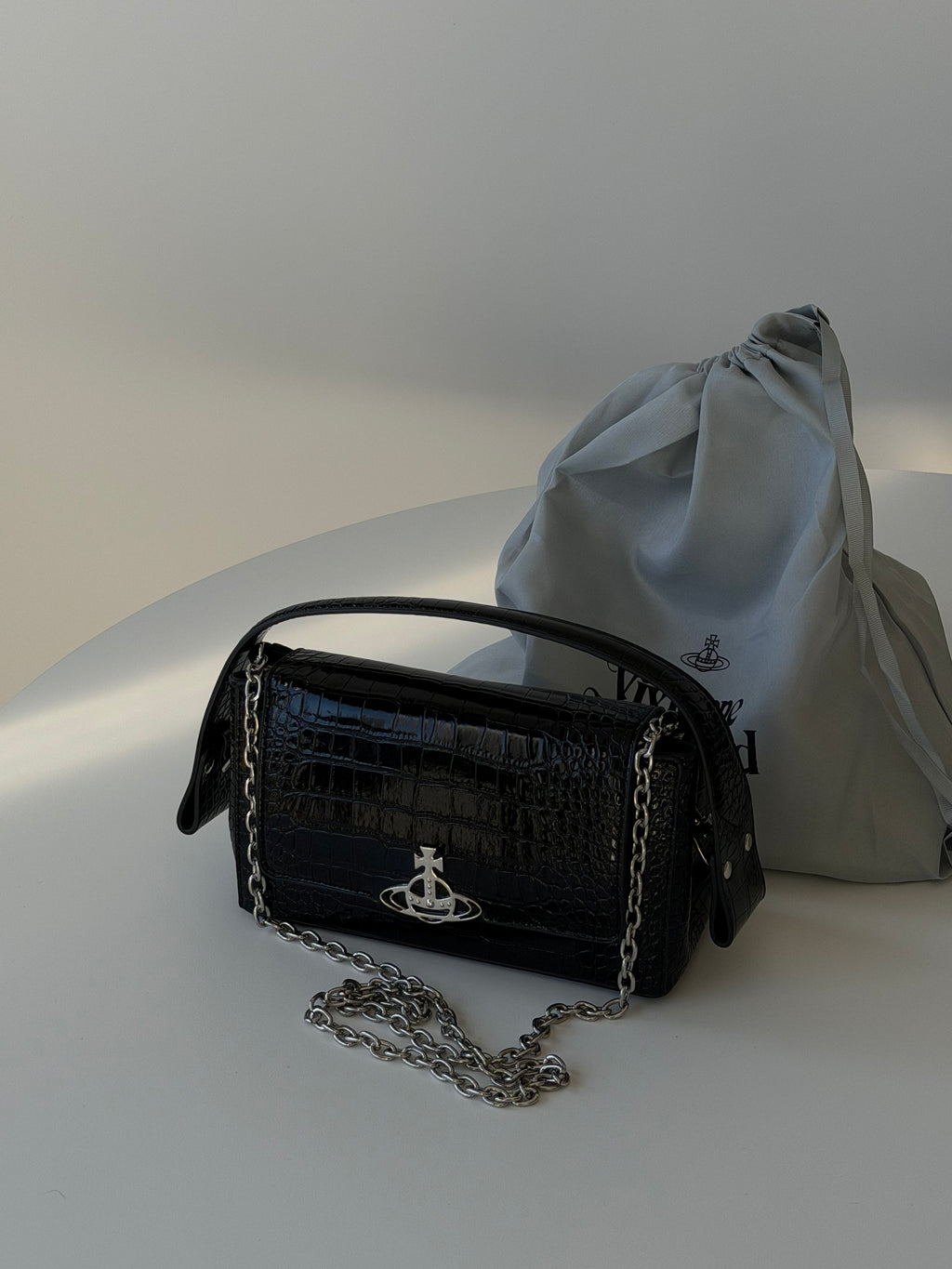 VW Hazel Medium Handbag - Black