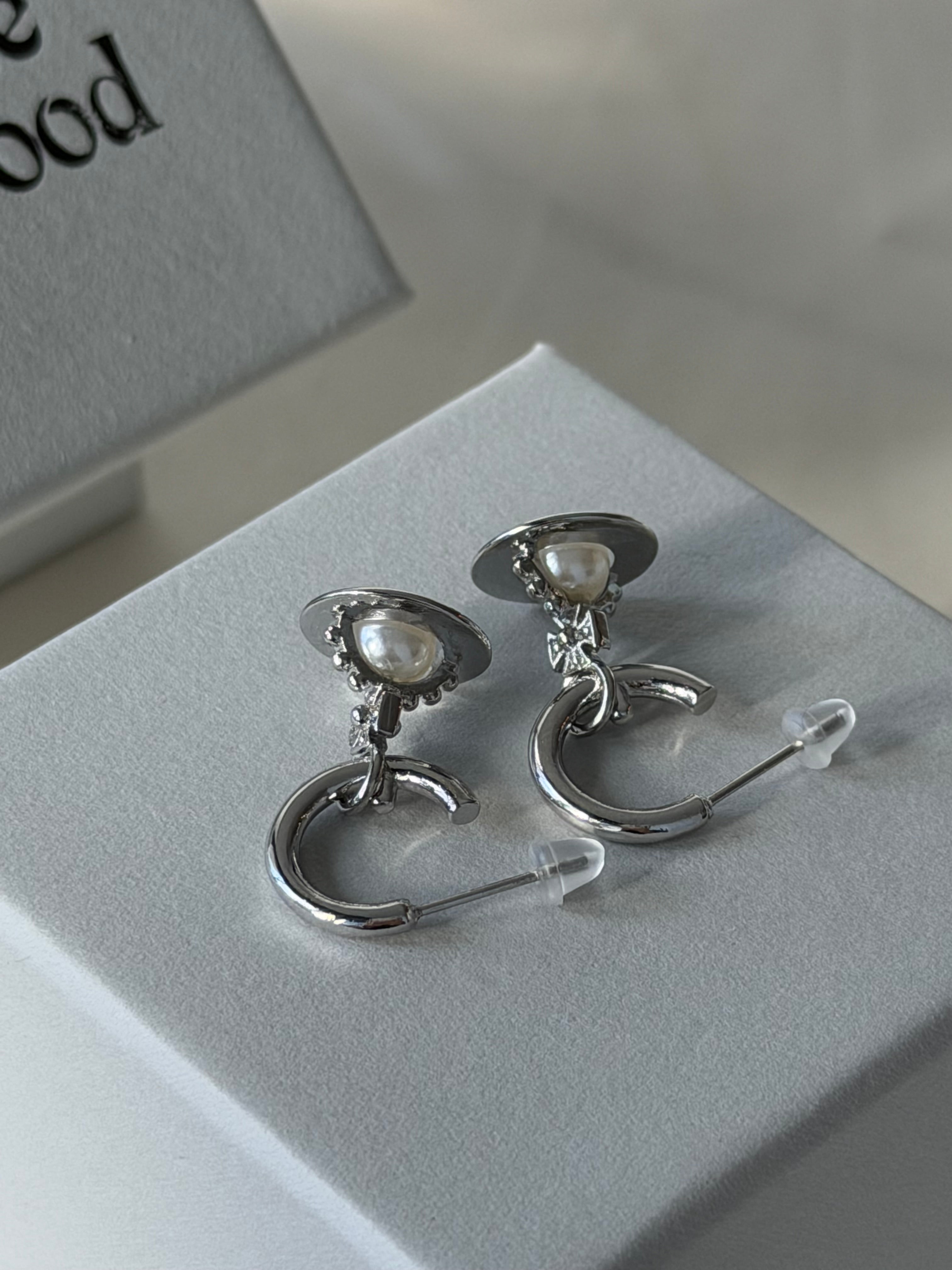 VW Pearl Orb Earrings
