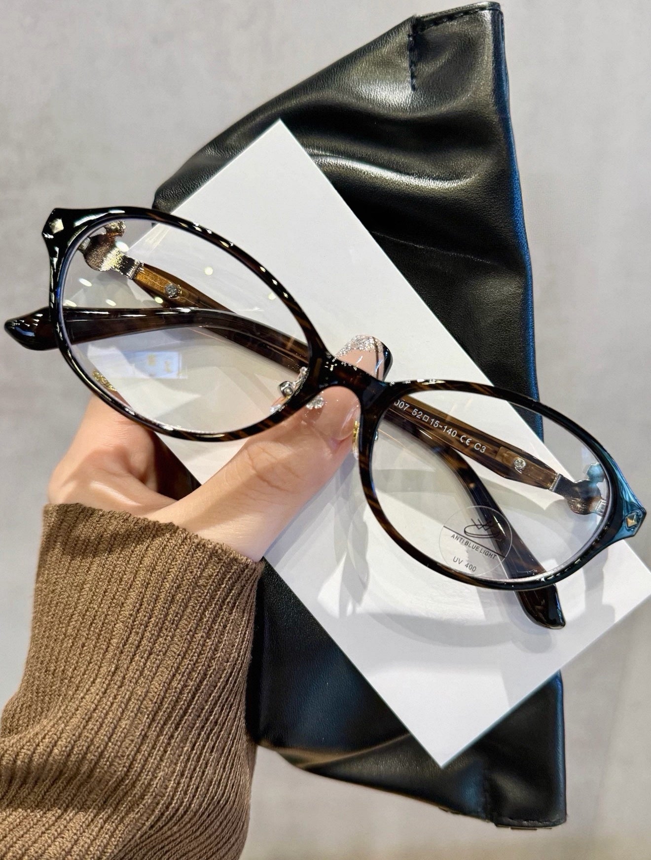 VW Vera Glasses - Brown Stripes