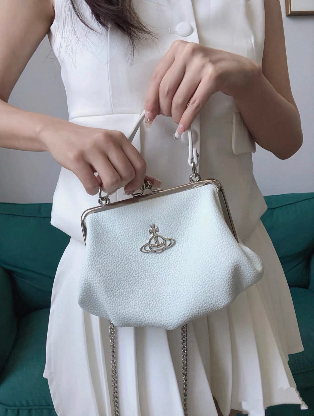 VW Granny Frame Purse - Matte White