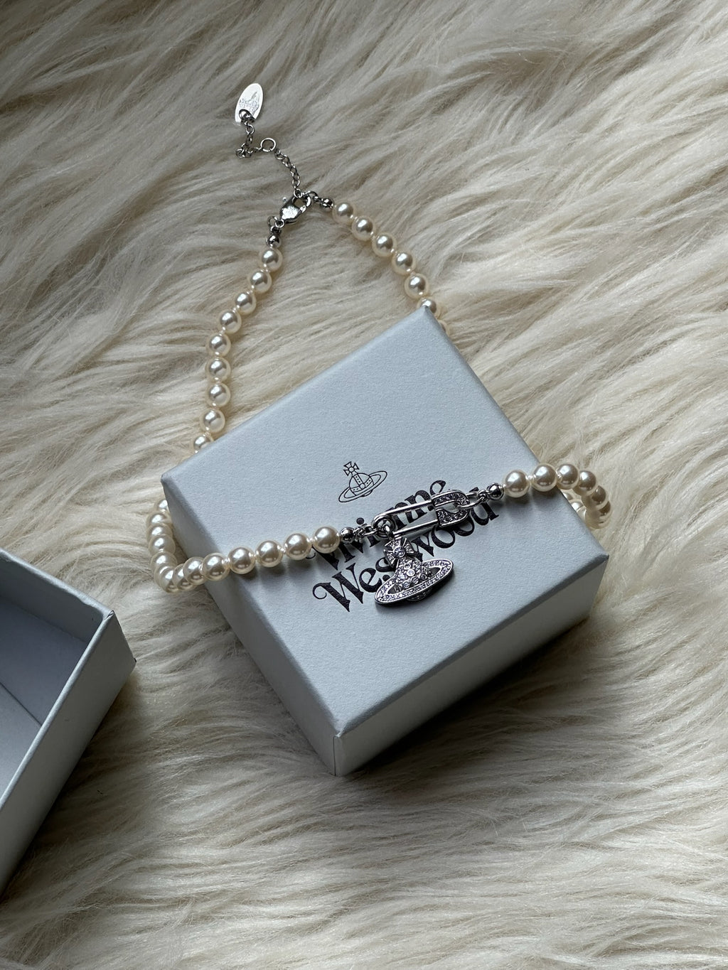 VW Lucrece Pearl Necklace - Silver