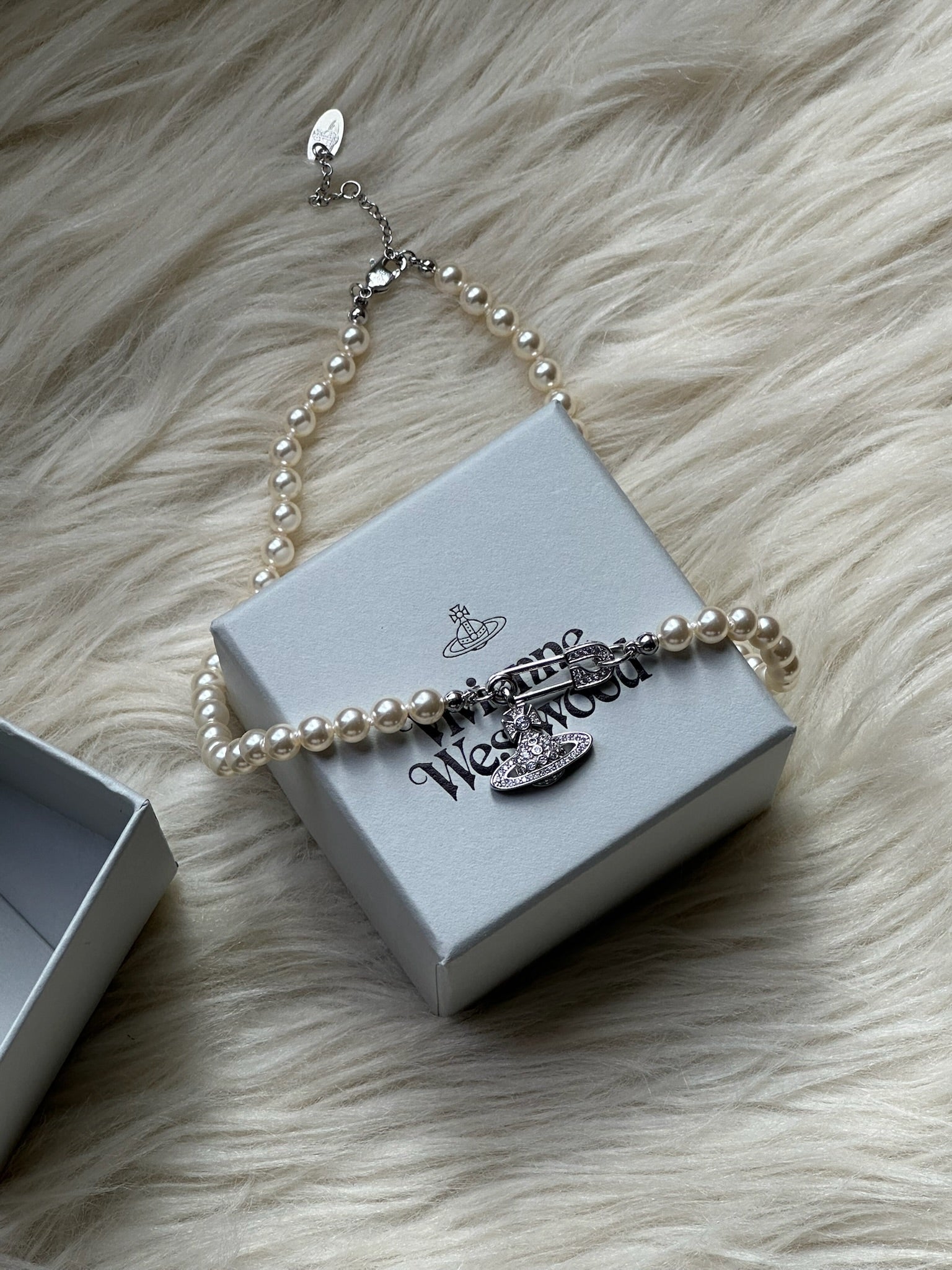 VW Lucrece Pearl Necklace - Silver