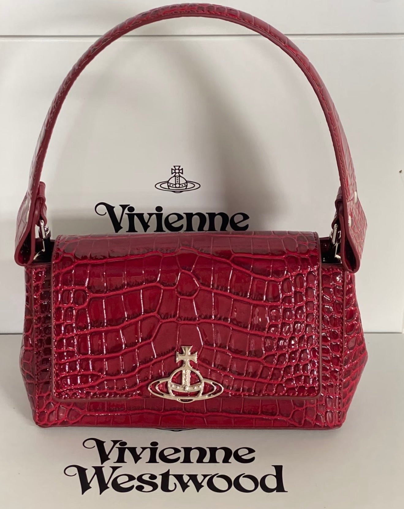 VW Hazel Medium Handbag - Maroon