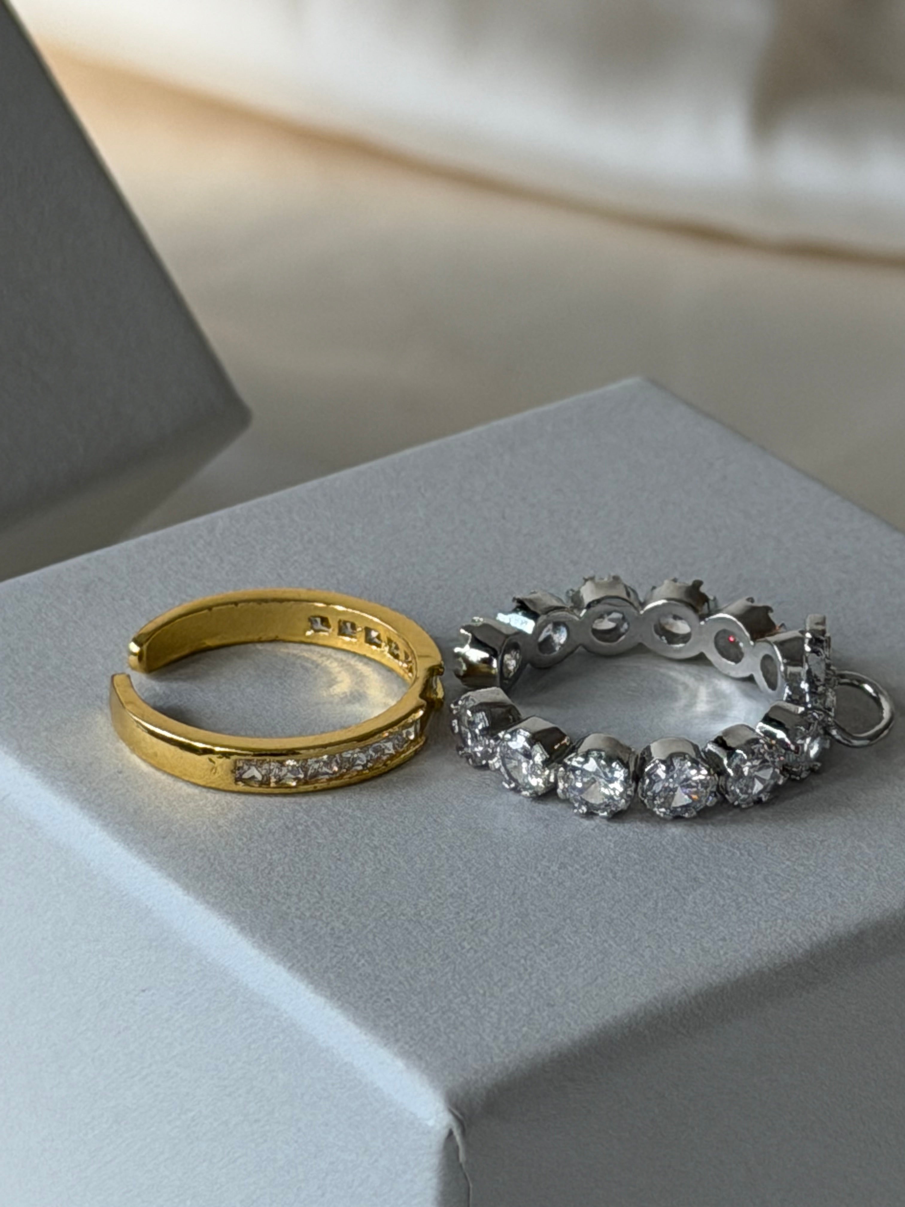 VW Crystal Orb Double Ring - Gold