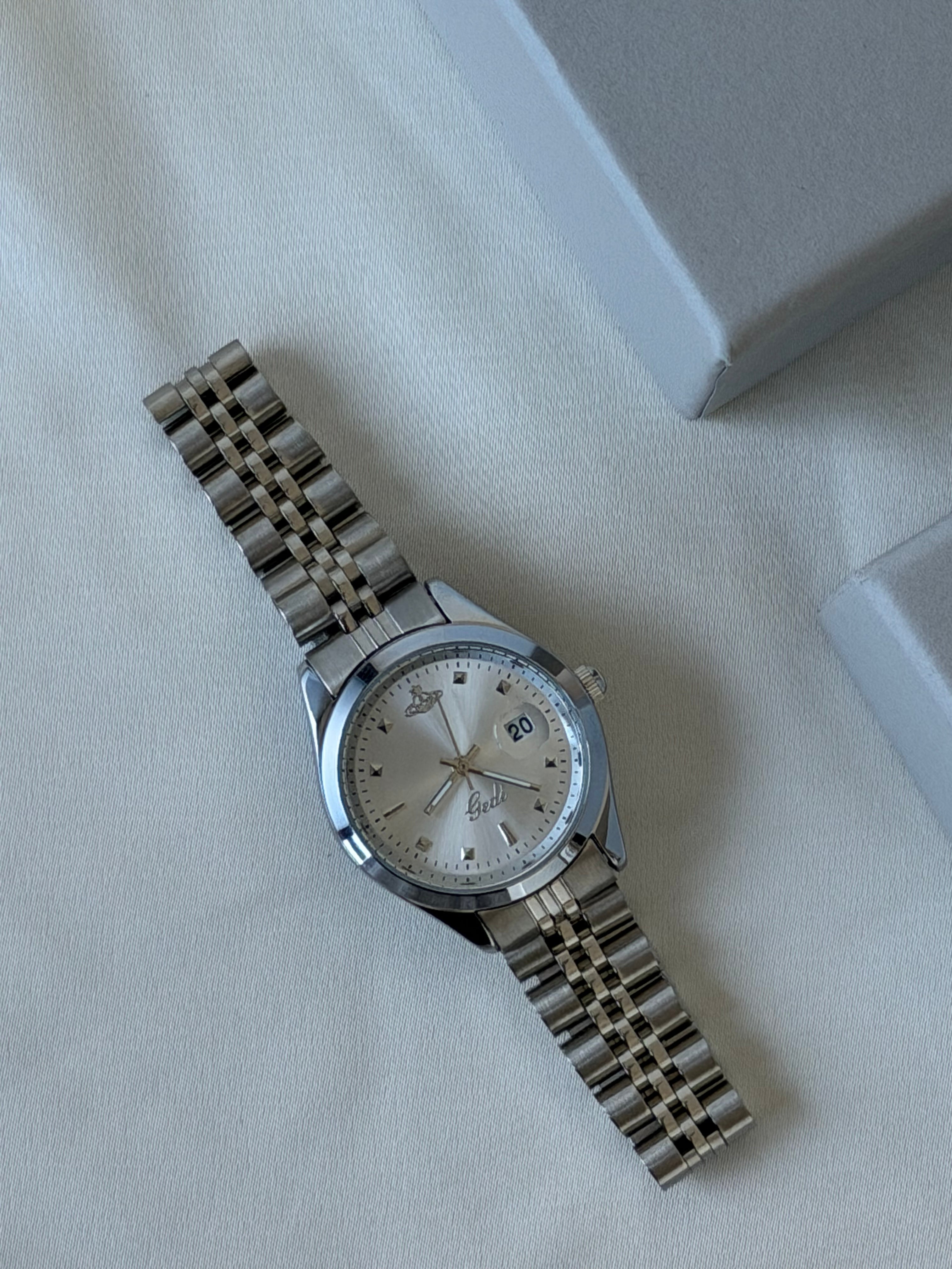 VW Little Camberwell Watch - White