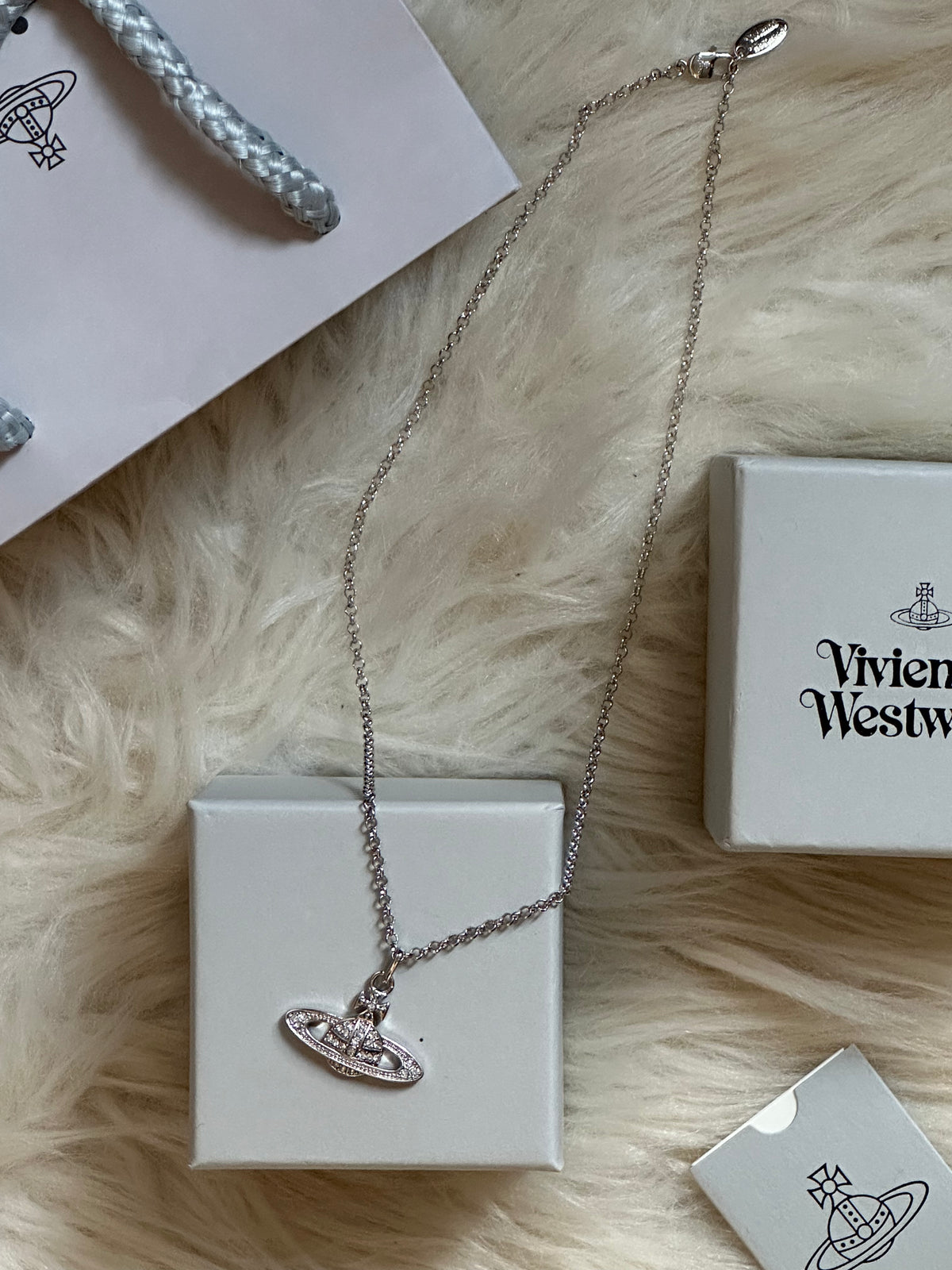 Vivienne Westwood MAYFAIR BAS RELIEFシルバー Vivienne Westwood Mayfair Bas Relief Pendant Silver /Brand New