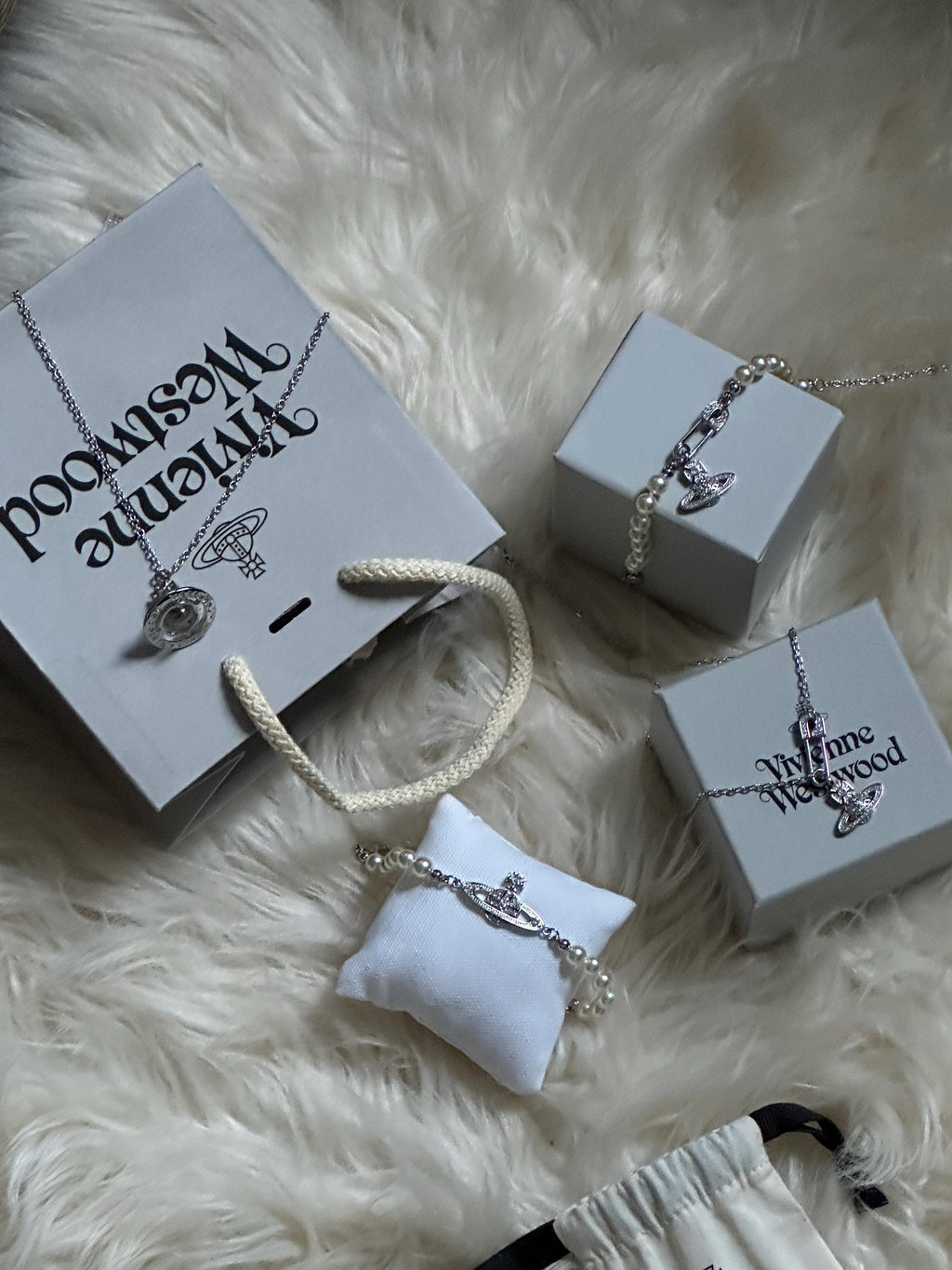 Vivienne Westwood Women's Mini Bas Relief Pearl Bracelet