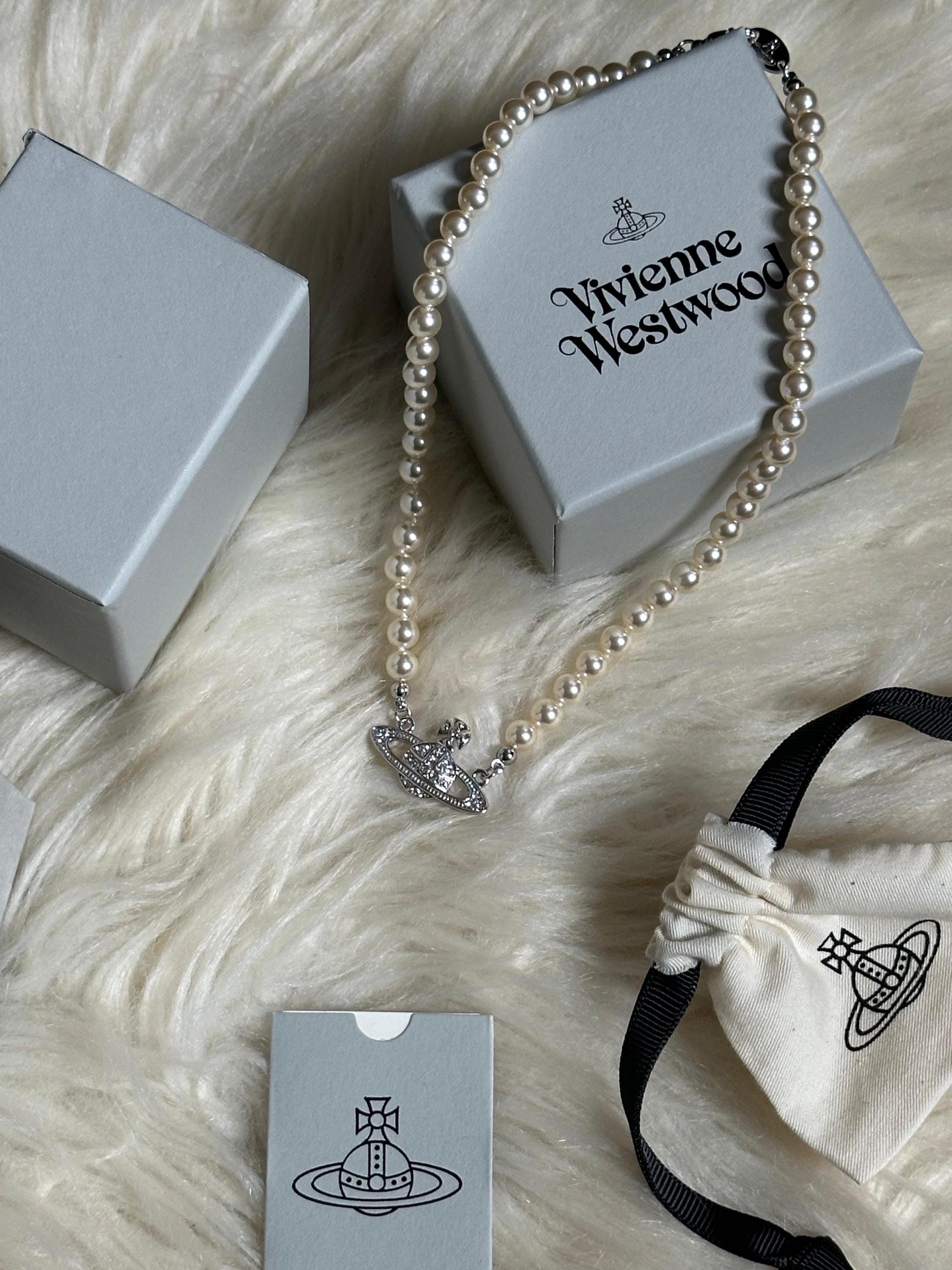 Vivienne Westwood Mini Bas Relief Pearl Choker – Silver Orb Pendant